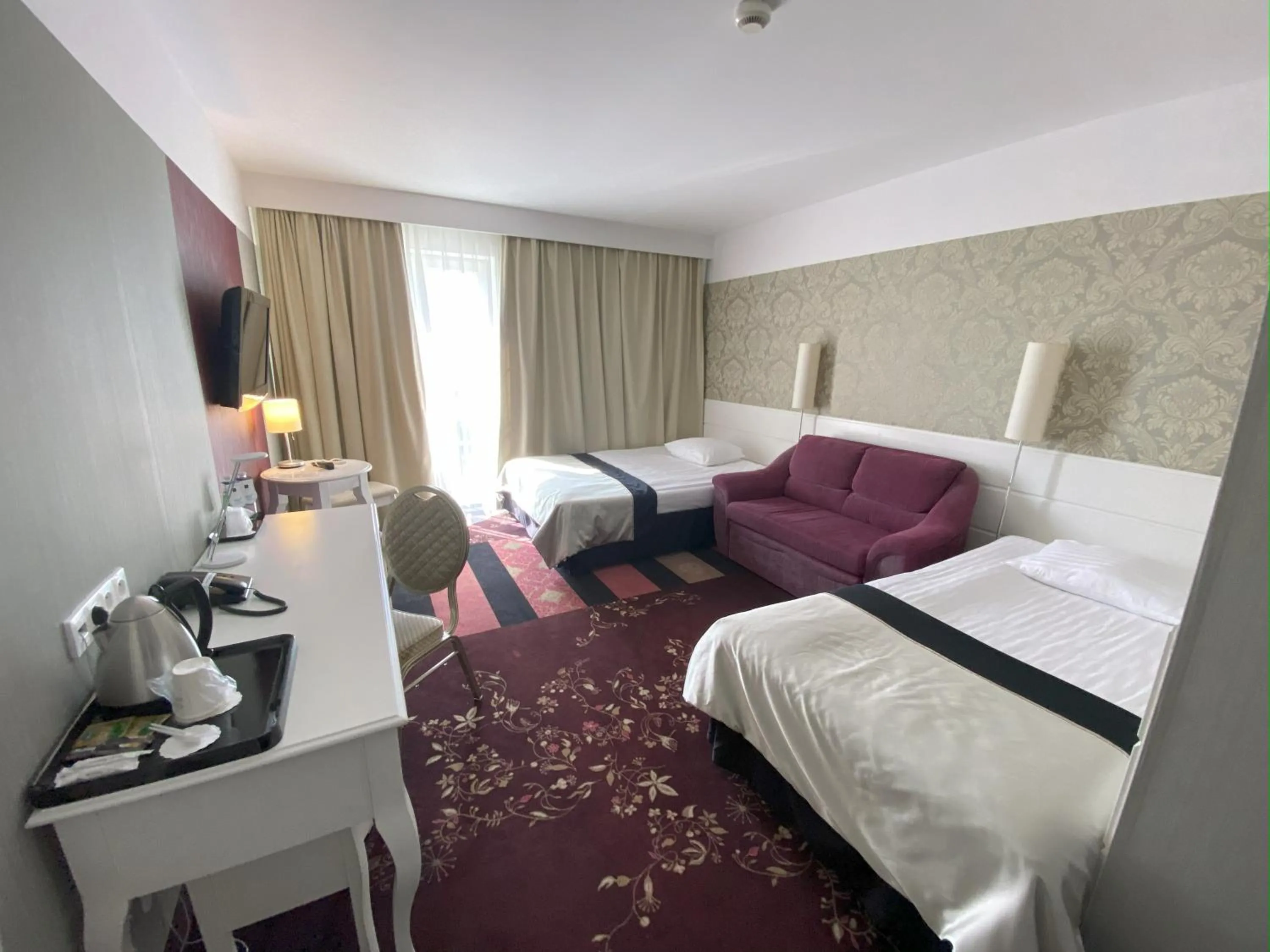 Coffee/tea facilities, Bed in Hotel Lamberton