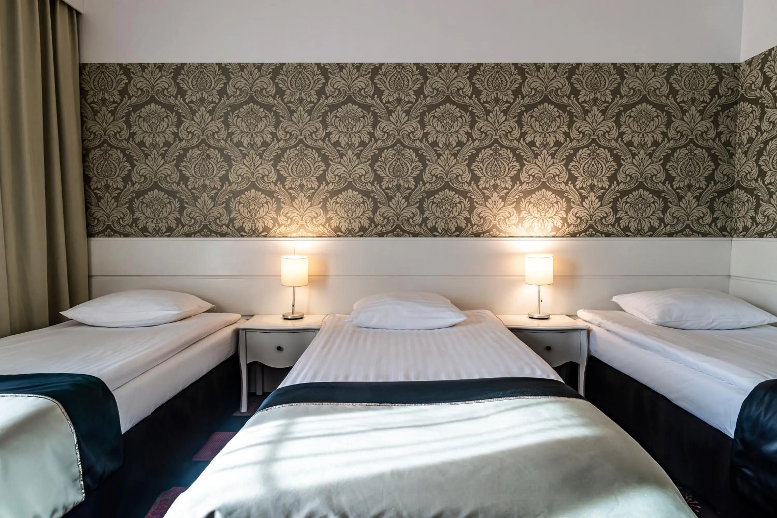 Bed in Hotel Lamberton