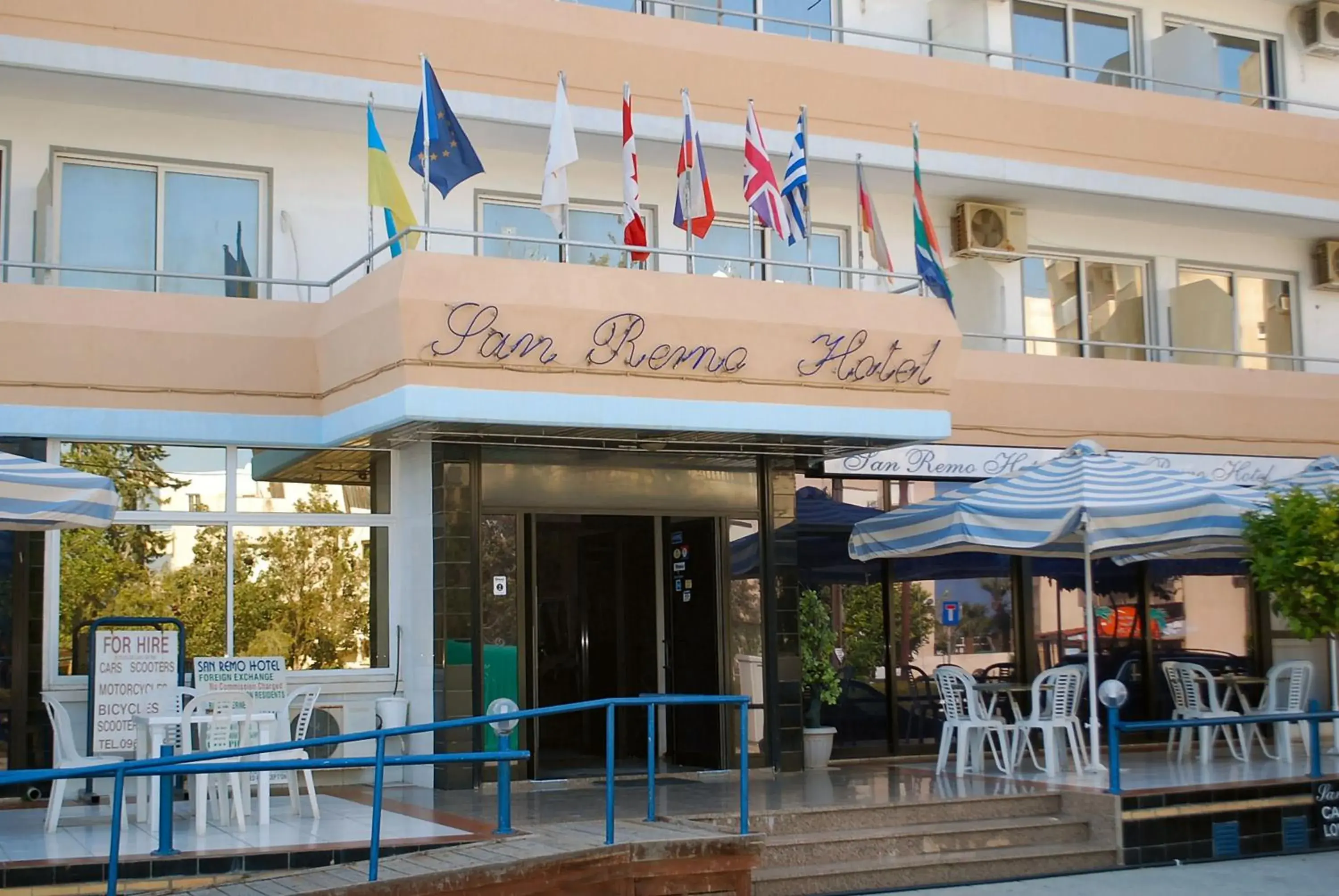 Facade/entrance in San Remo Hotel