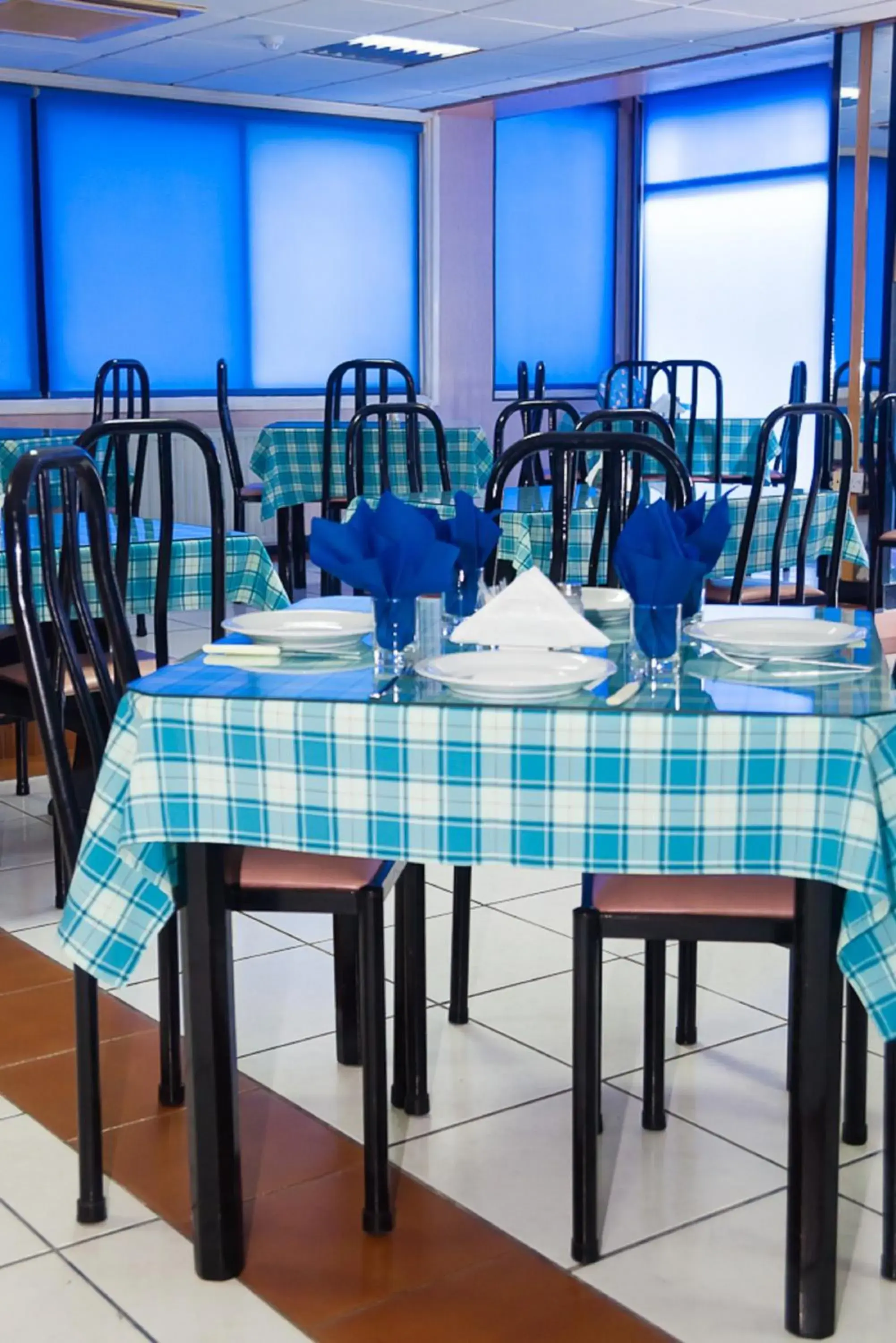 Restaurant/places to eat in San Remo Hotel