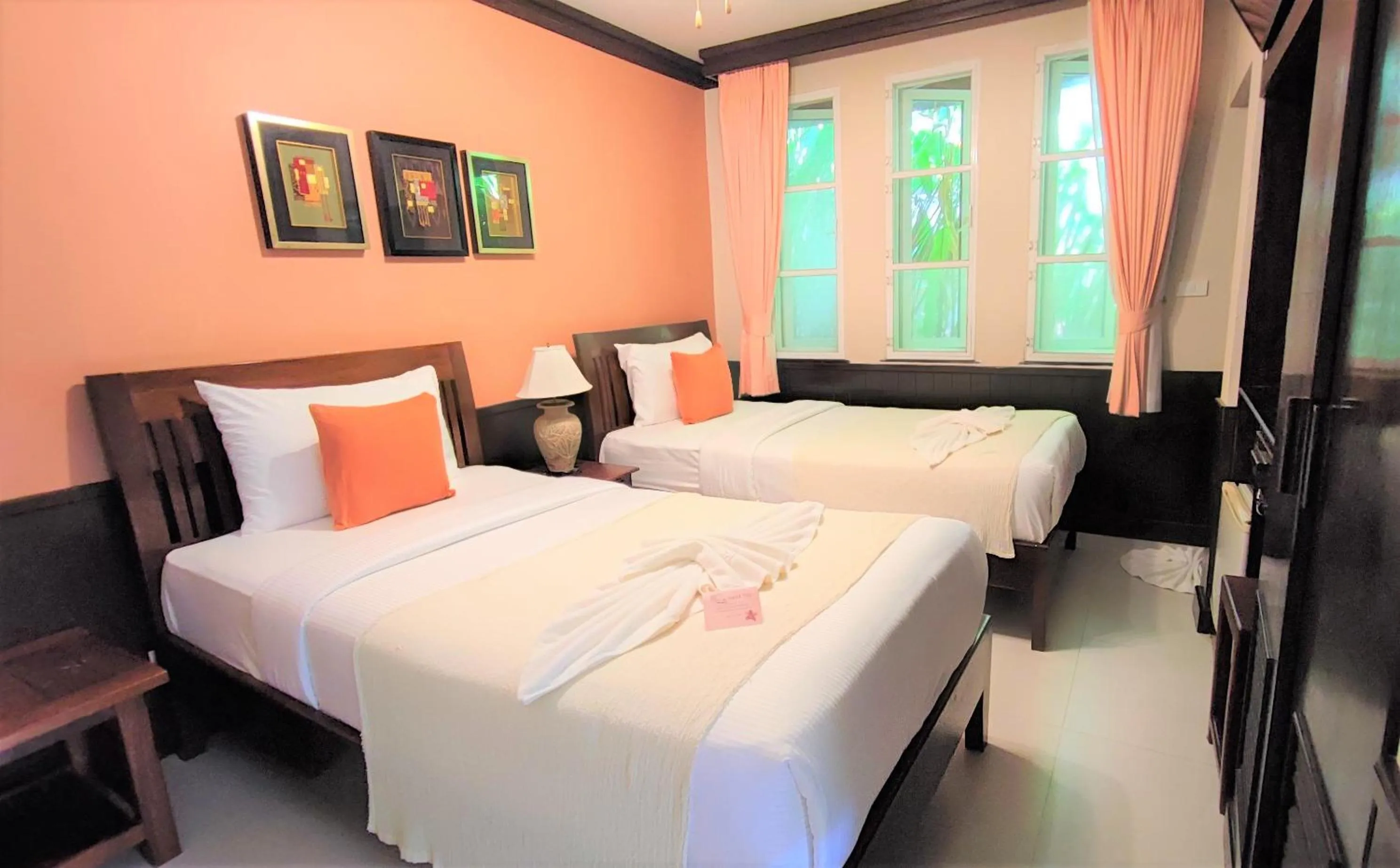 Bed in Samed Villa Resort