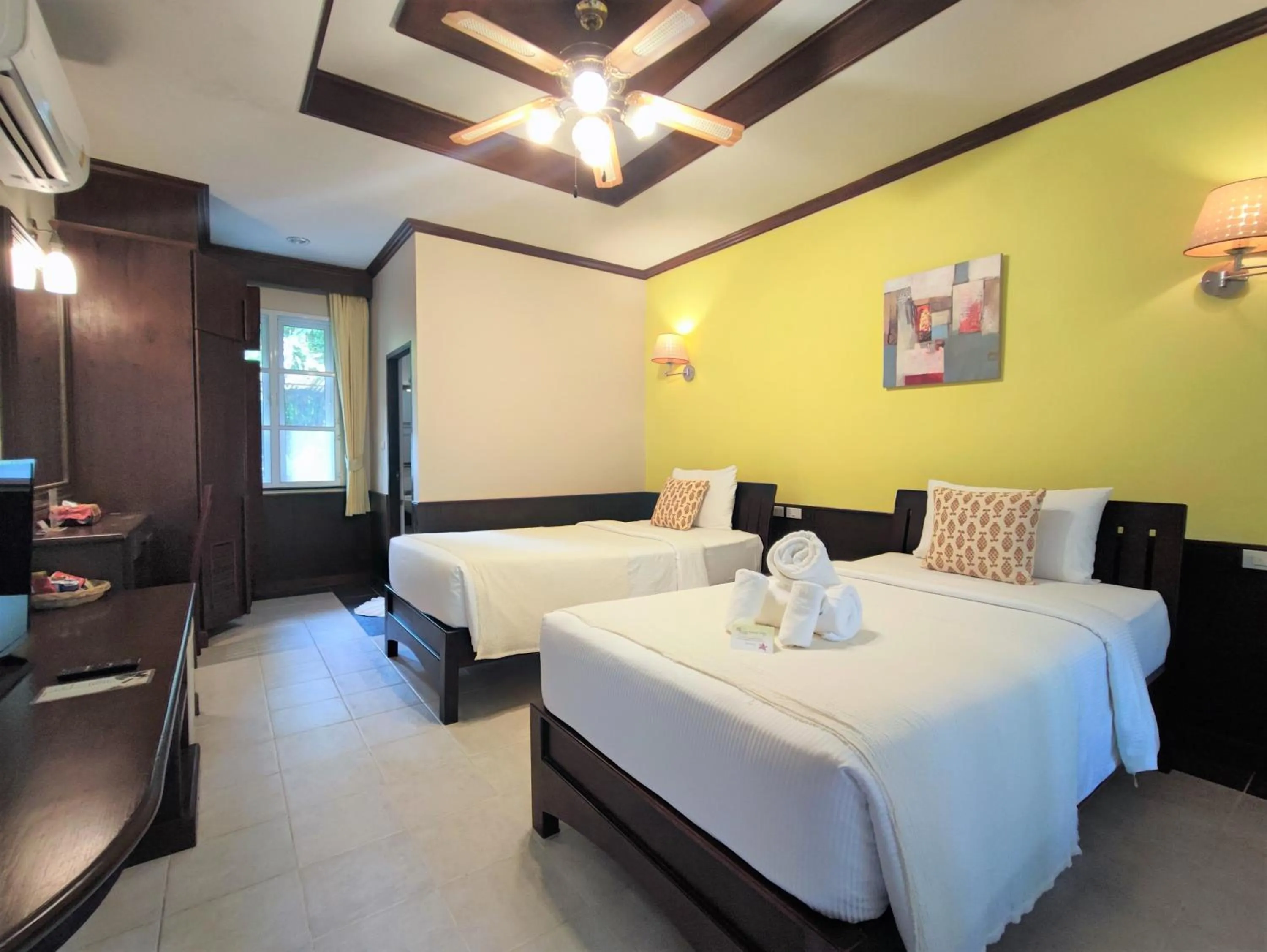 Bed in Samed Villa Resort
