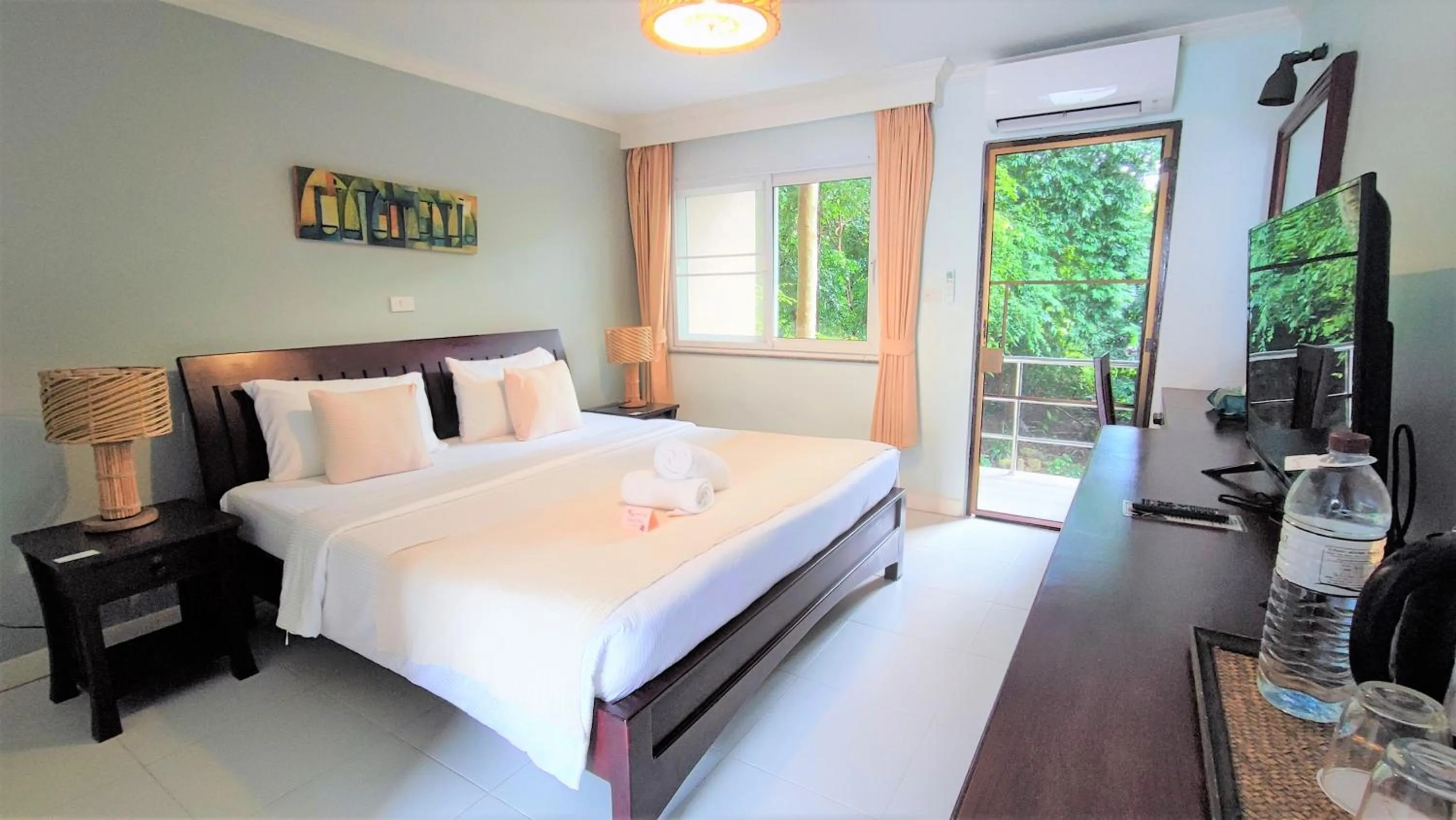 Bed in Samed Villa Resort