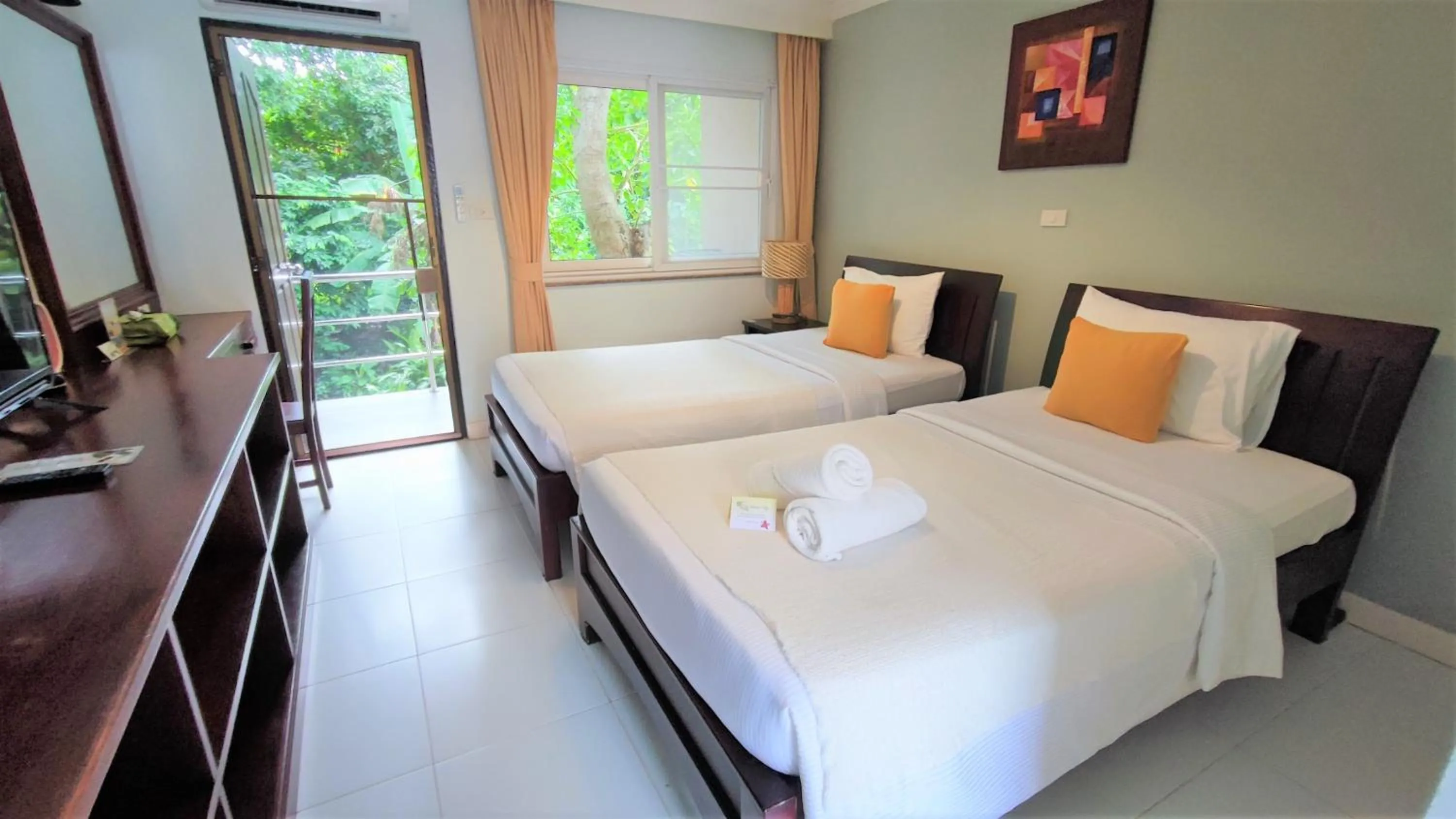 Bed in Samed Villa Resort