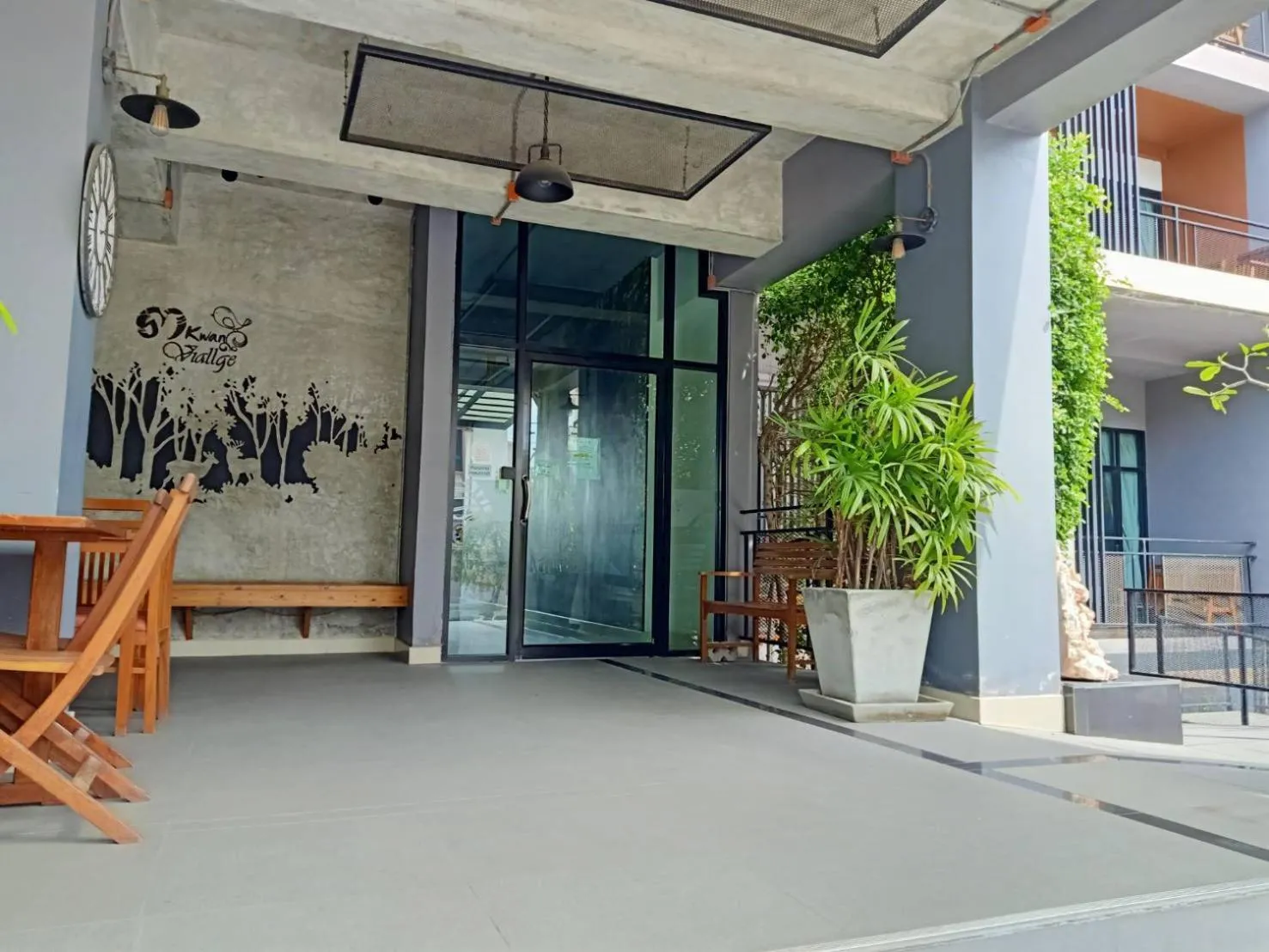 Property building in Samkwan Village