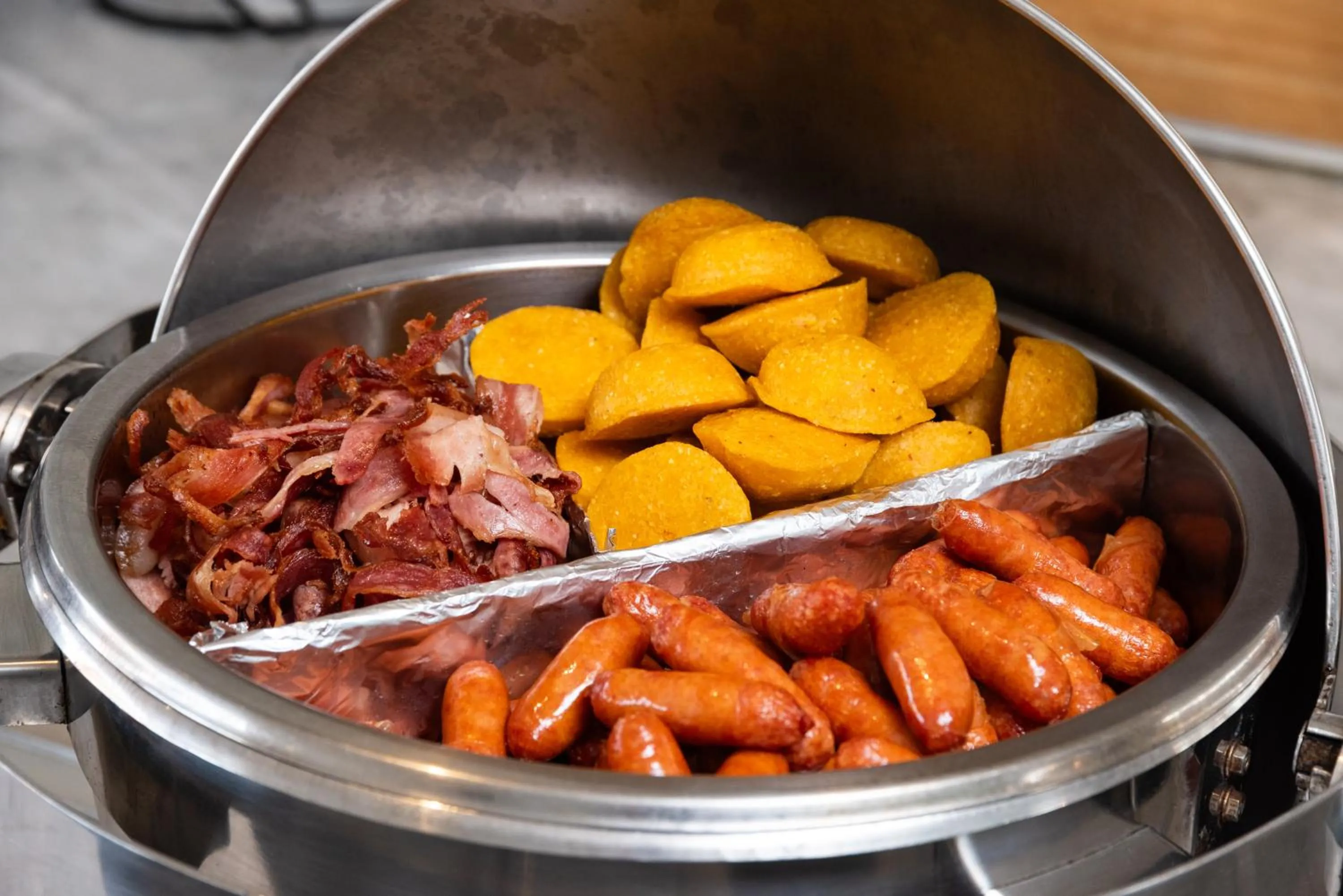 Food in Hotel Holiday Inn Express & Suites Medellin by IHG