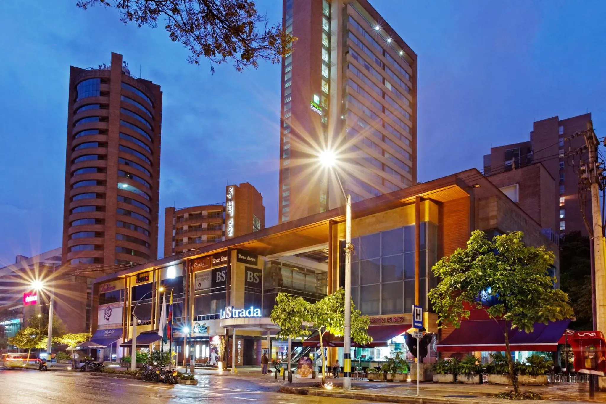 Property building in Hotel Holiday Inn Express & Suites Medellin by IHG