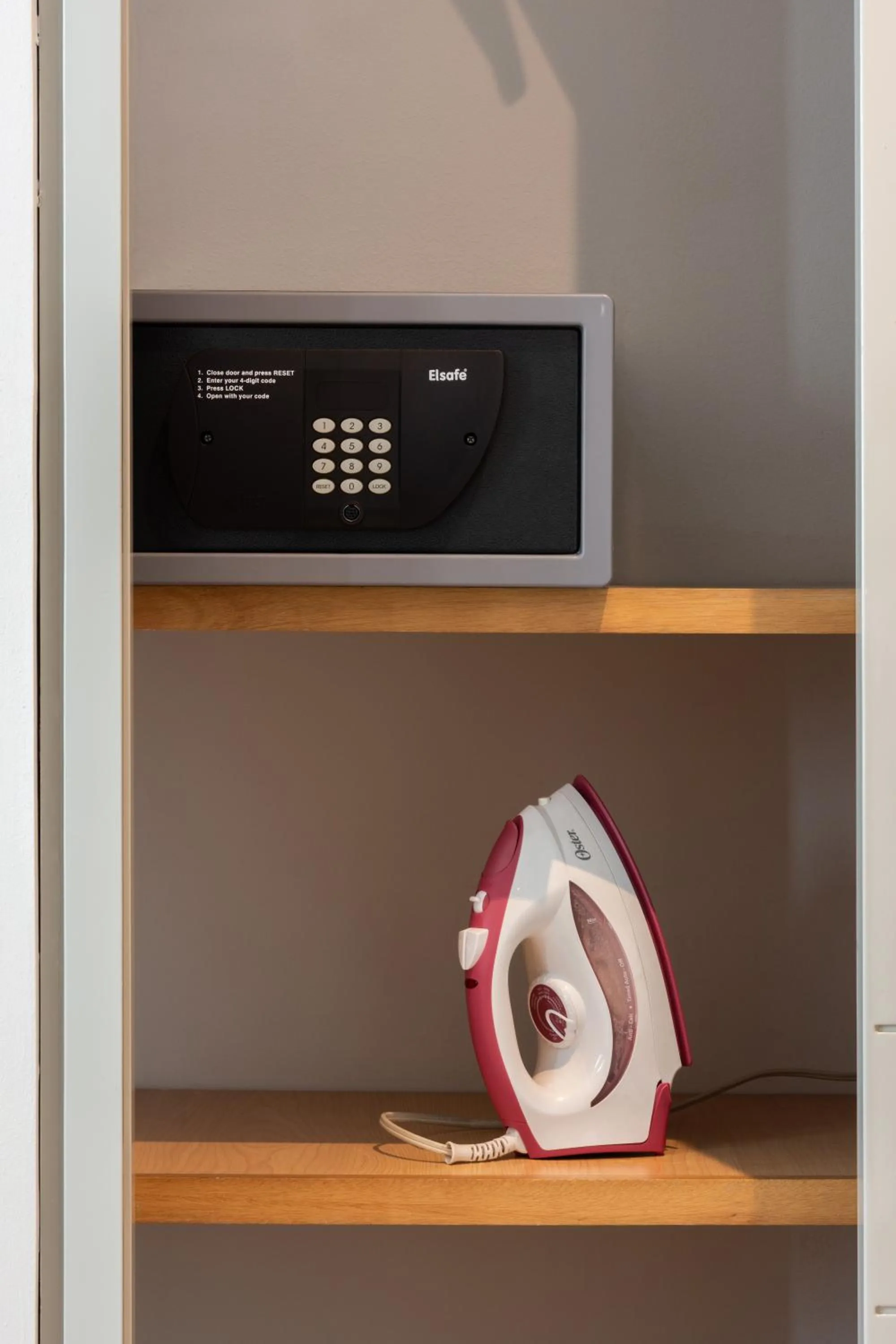 safe in Hotel Holiday Inn Express & Suites Medellin by IHG