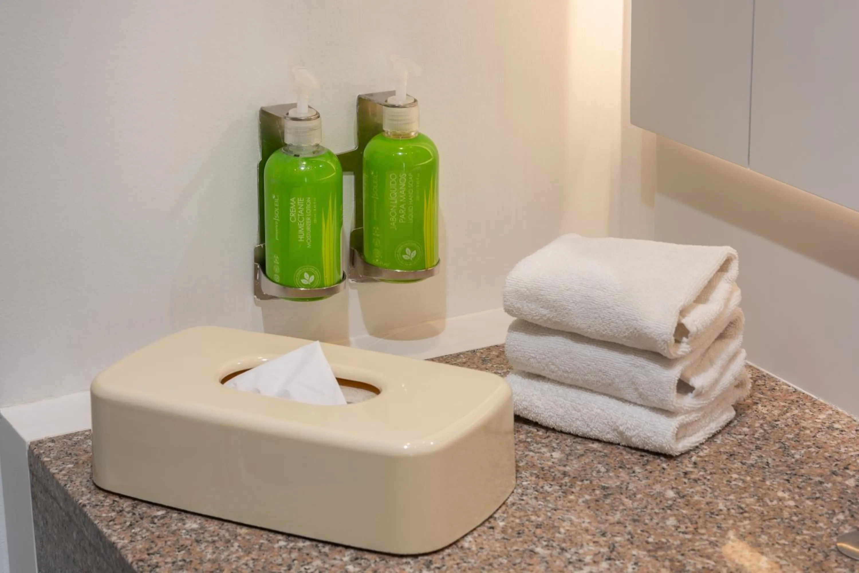 towels in Hotel Holiday Inn Express & Suites Medellin by IHG