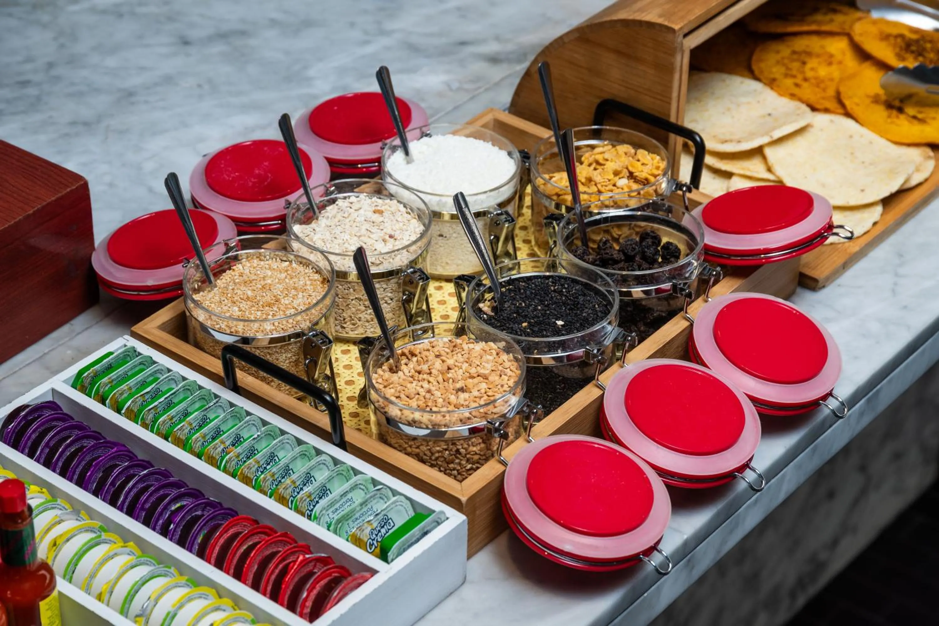 Food in Hotel Holiday Inn Express & Suites Medellin by IHG