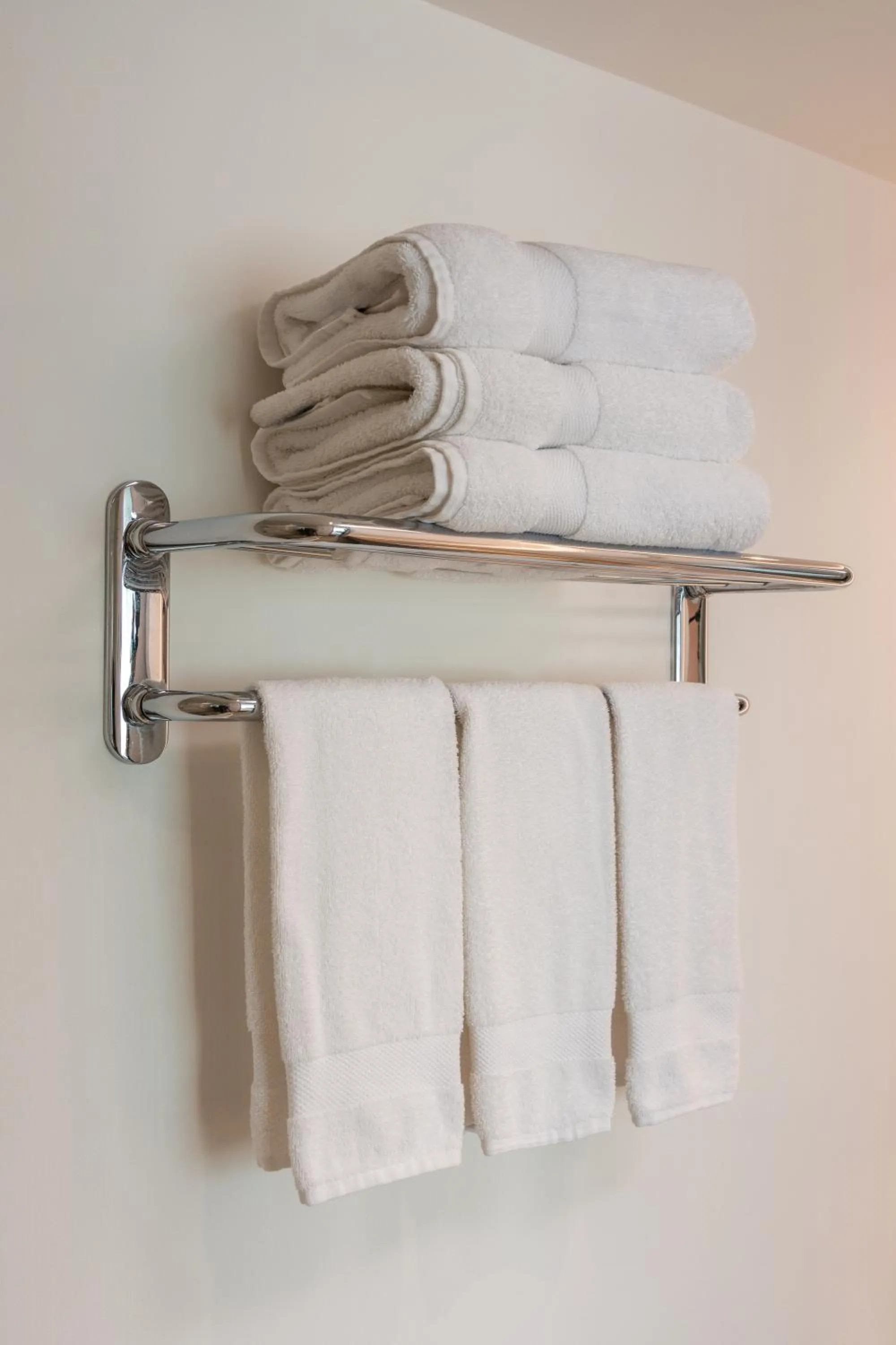 towels in Hotel Holiday Inn Express & Suites Medellin by IHG