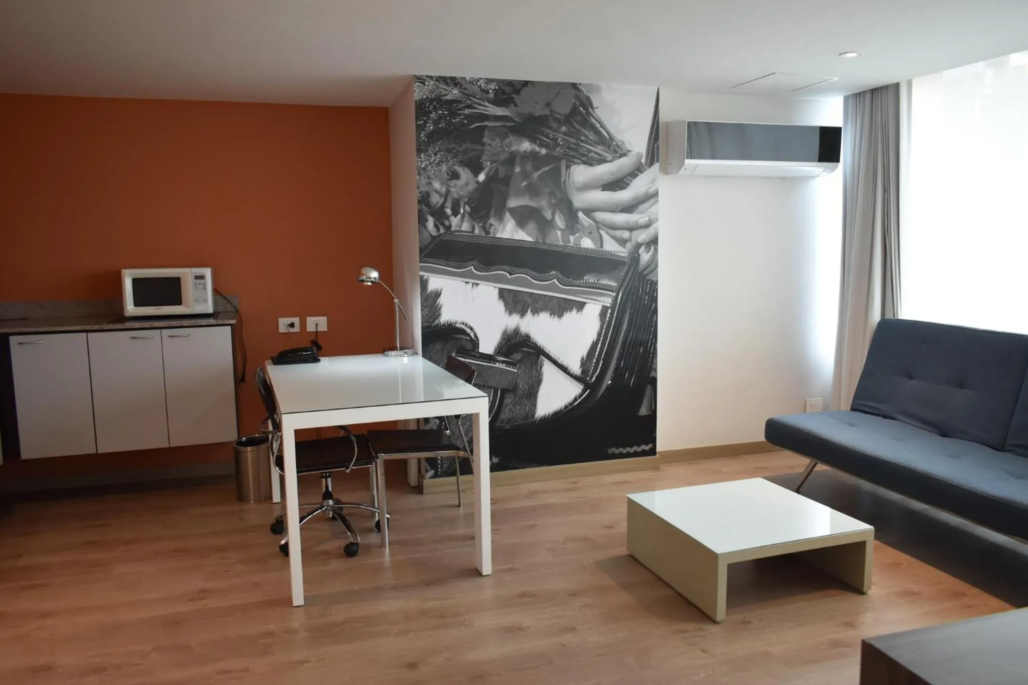 Photo of the whole room in Hotel Holiday Inn Express & Suites Medellin by IHG