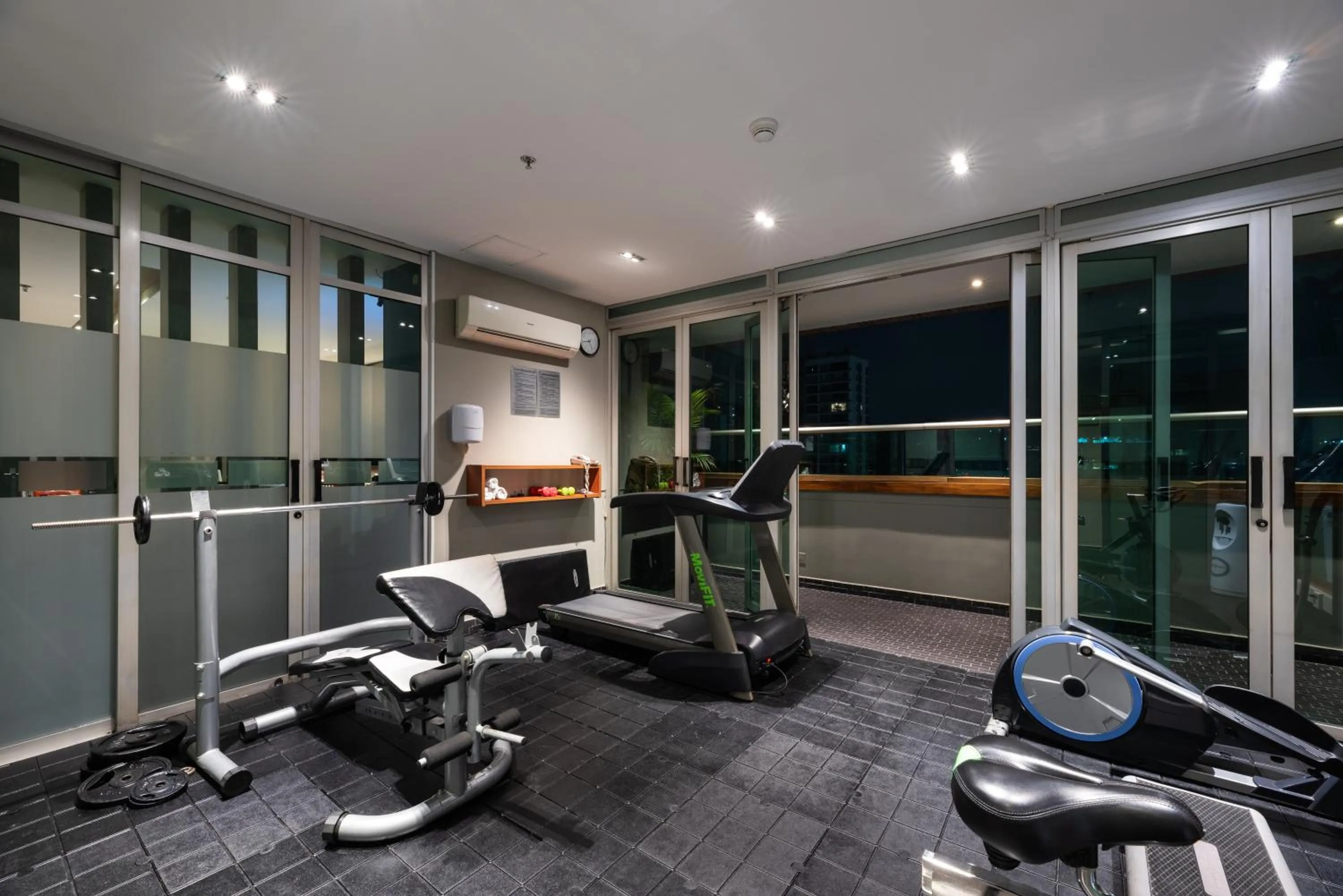 Fitness centre/facilities in Hotel Holiday Inn Express & Suites Medellin by IHG