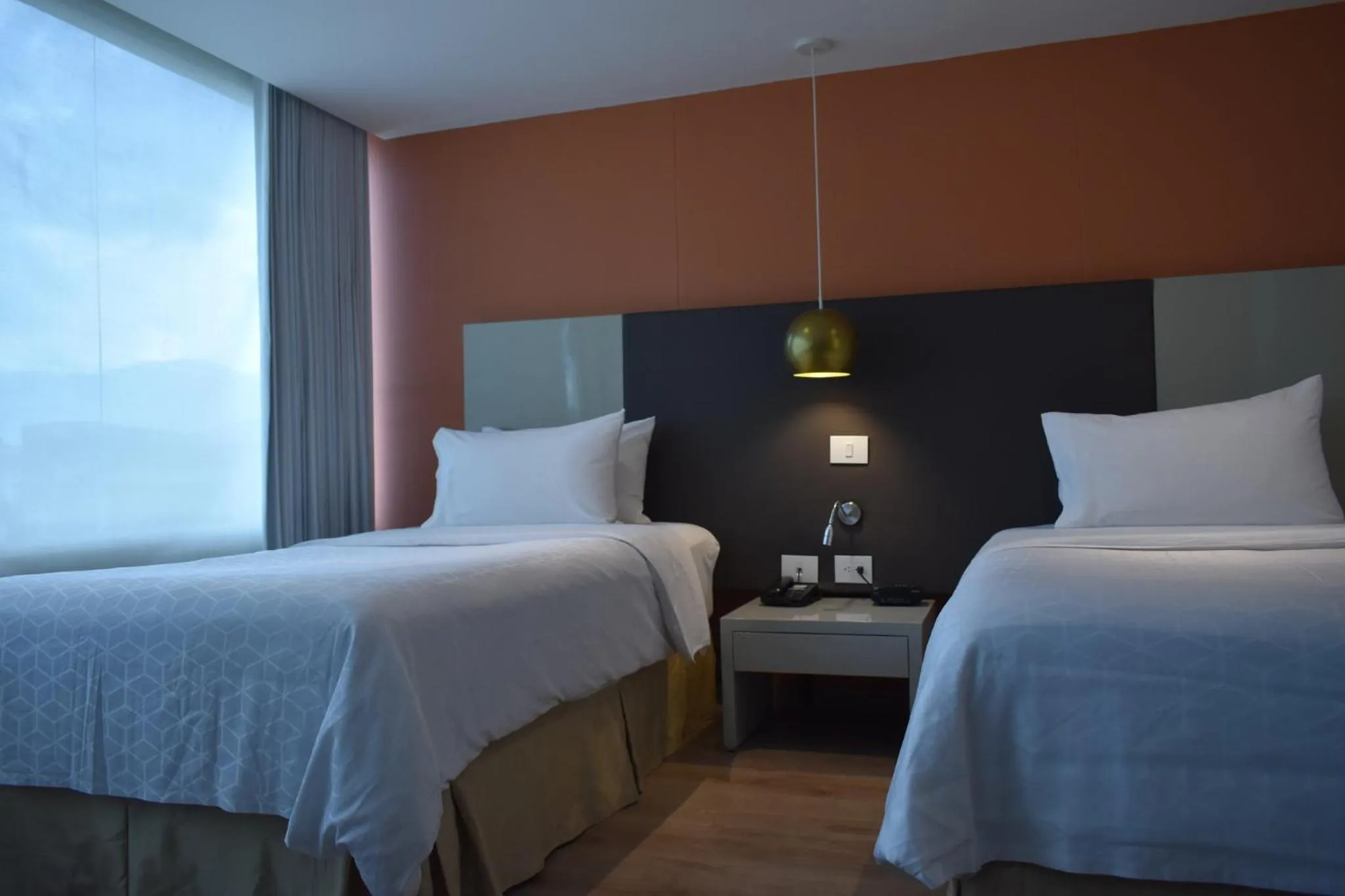 Photo of the whole room, Bed in Hotel Holiday Inn Express & Suites Medellin by IHG