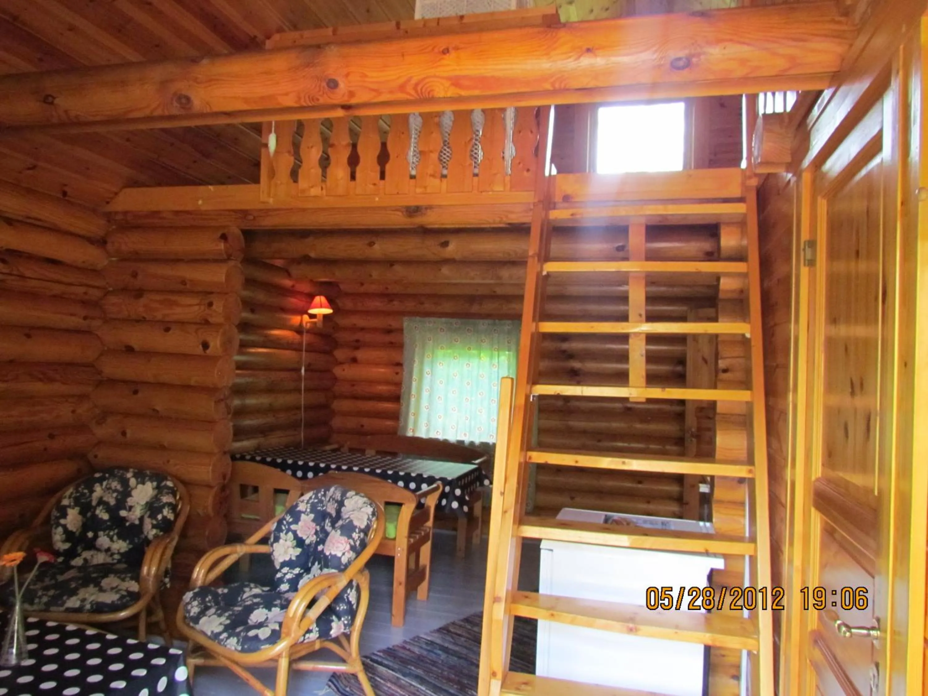 Seating area in Bondegårdsparken Farm Holiday