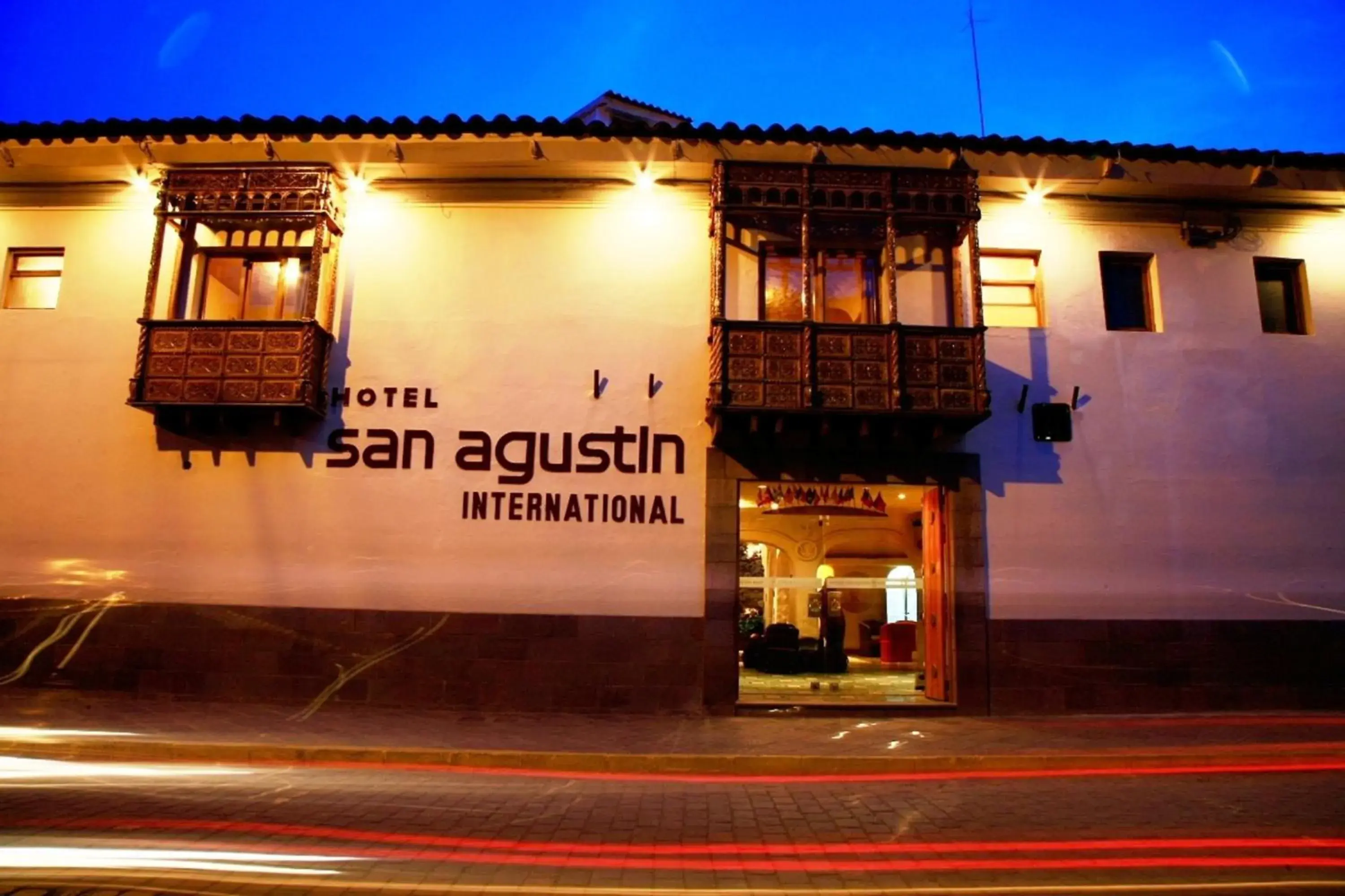 Facade/entrance in San Agustin Internacional Facade/entrance in San Agustin Internacional