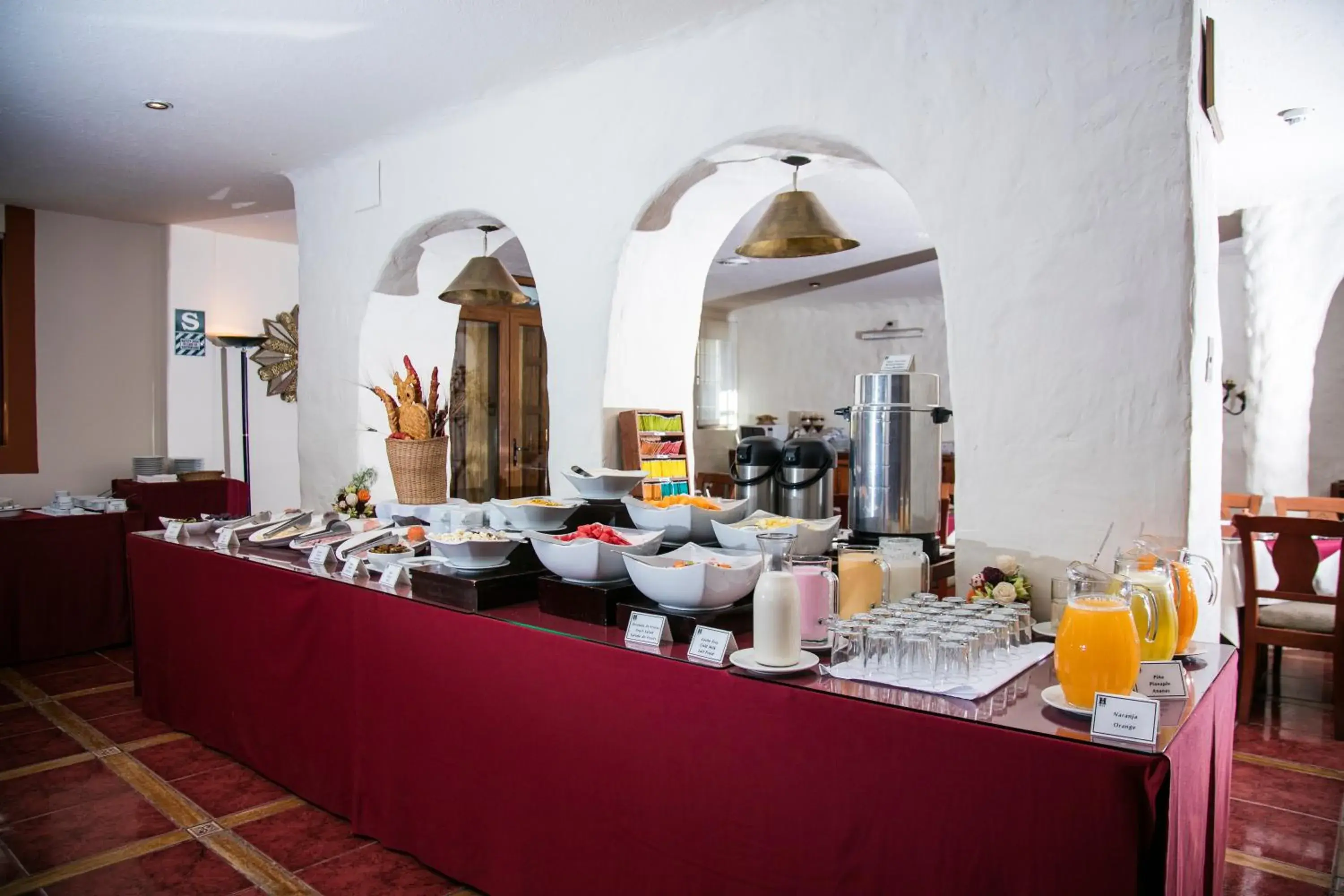 Restaurant/places to eat in San Agustin Internacional Restaurant/places to eat in San Agustin Internacional