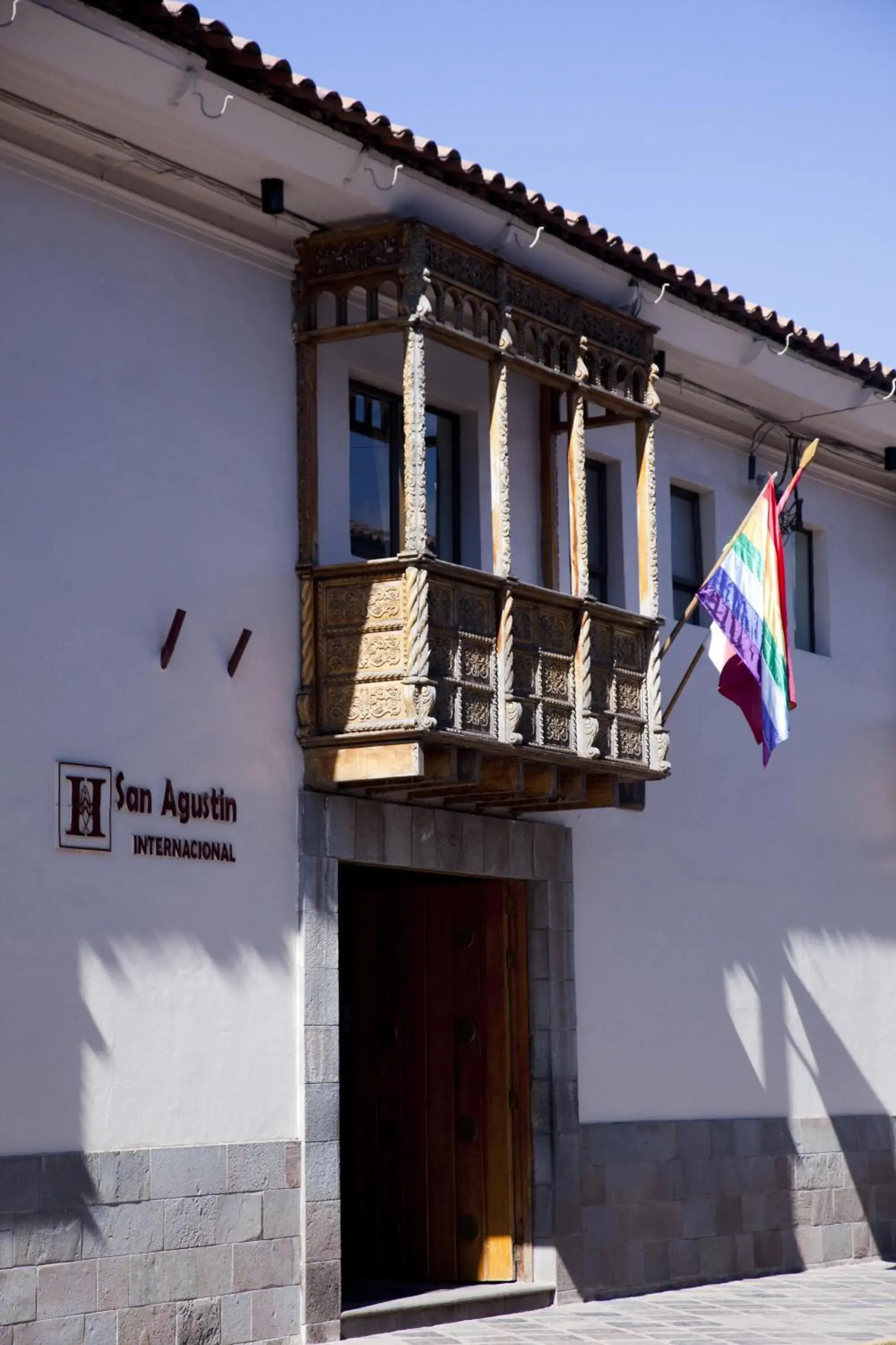 Facade/entrance in San Agustin Internacional Facade/entrance in San Agustin Internacional