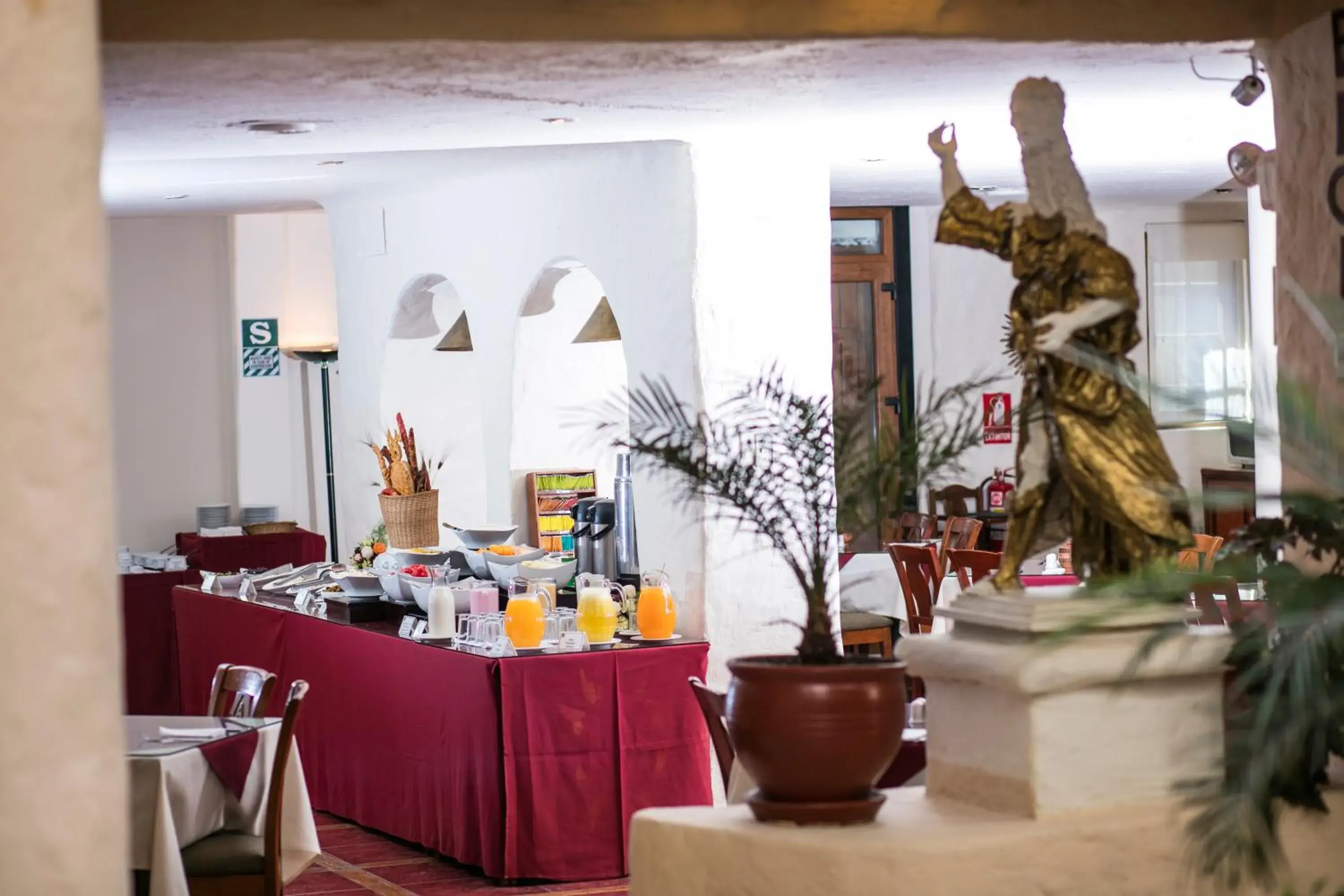 Restaurant/places to eat in San Agustin Internacional Restaurant/places to eat in San Agustin Internacional