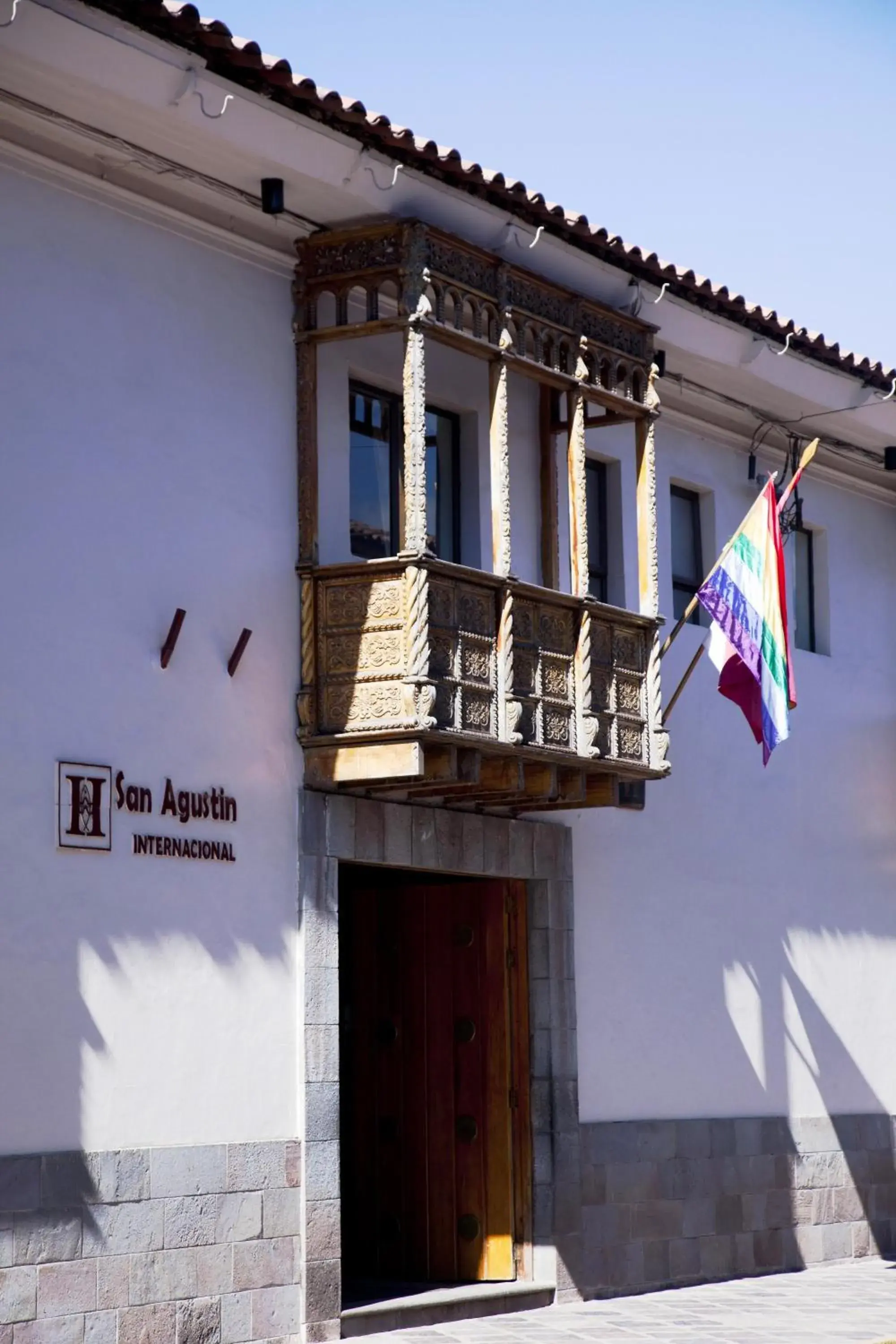 Facade/entrance in San Agustin Internacional Facade/entrance in San Agustin Internacional
