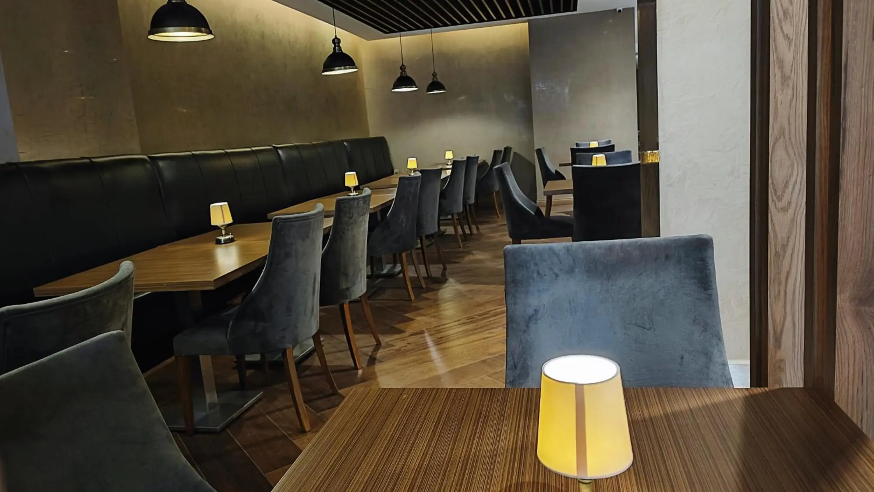 Seating area, Restaurant/Places to Eat in Pasapark Karatay Hotel