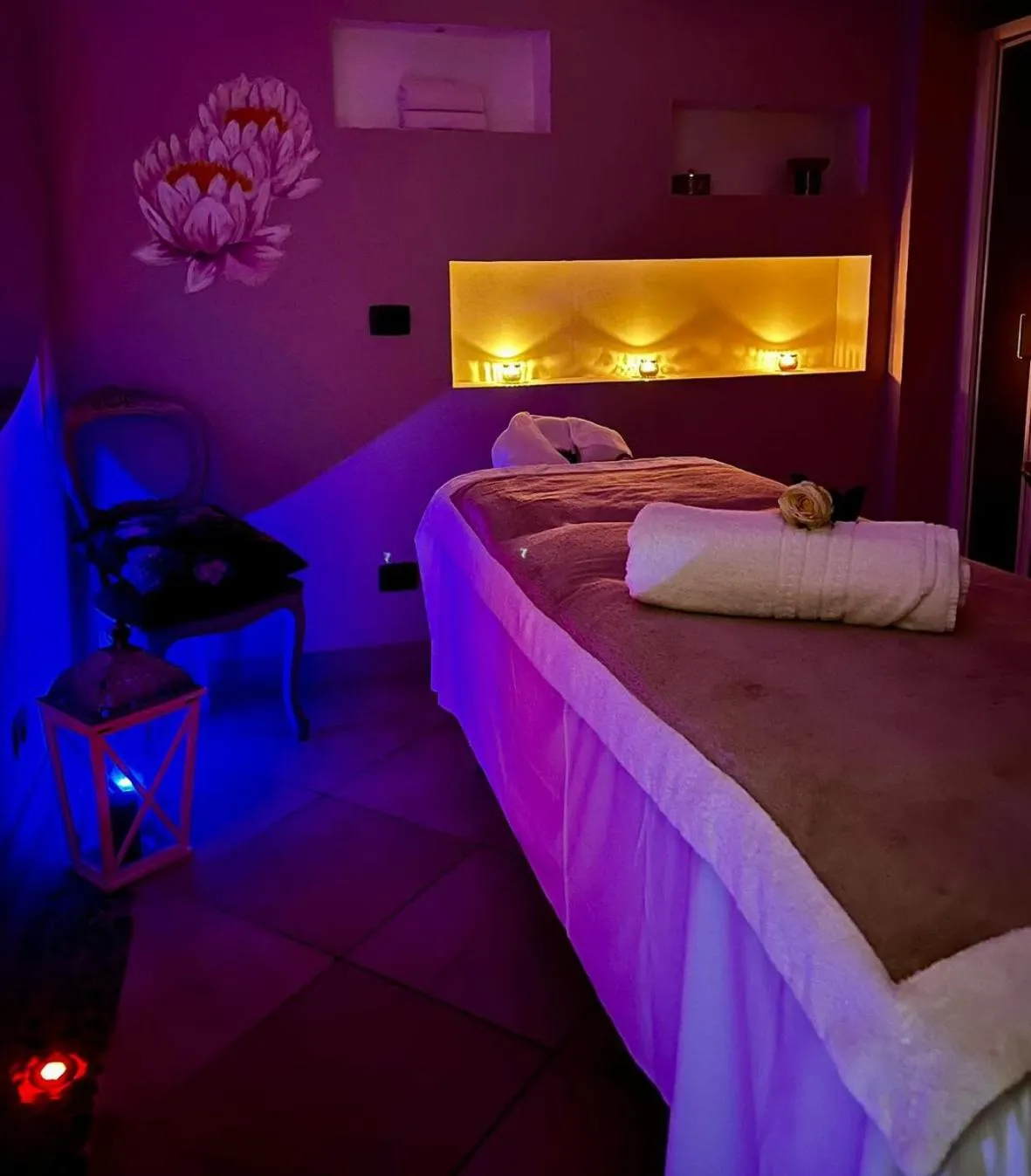 Massage, Bed in Hotel Regina