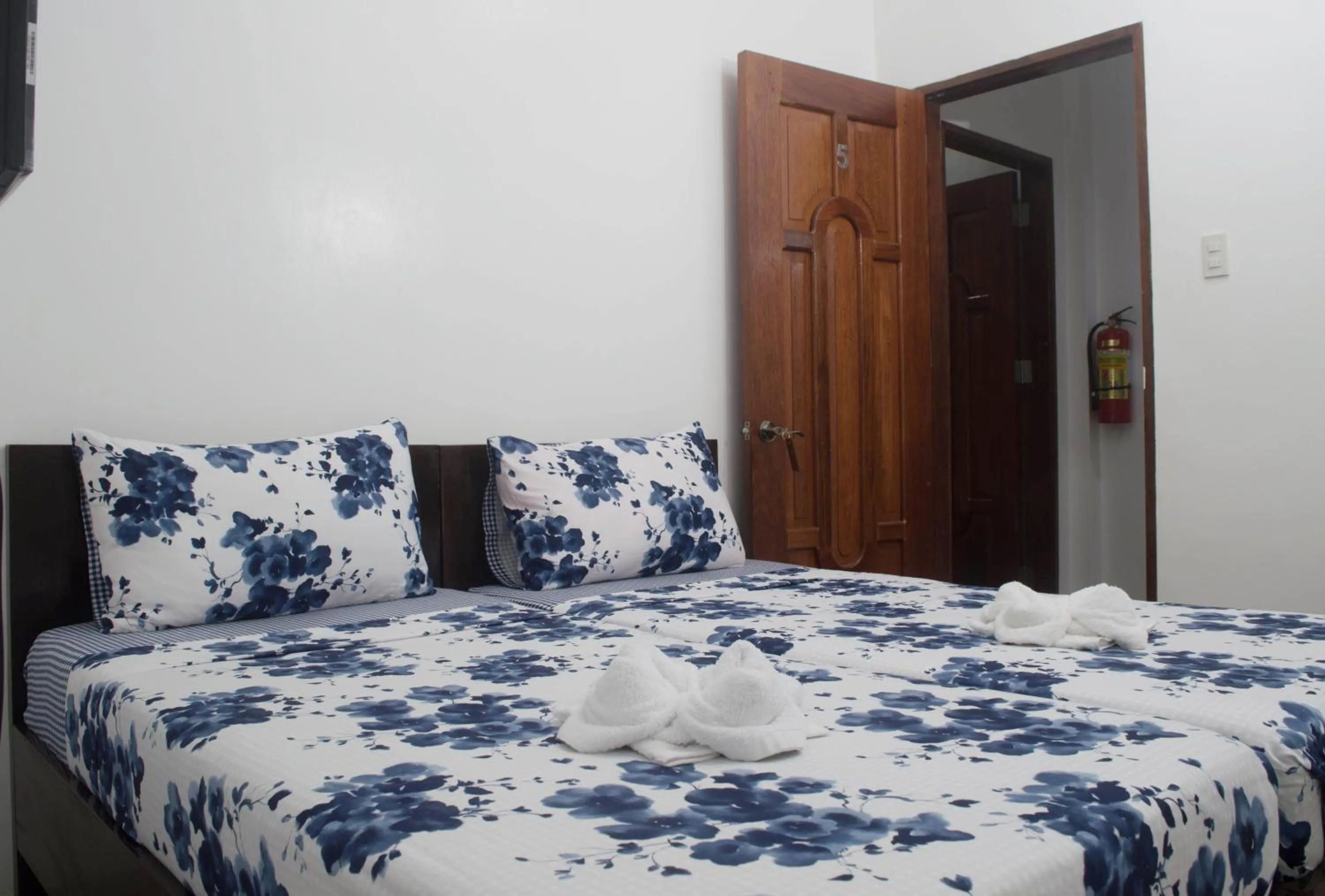 Photo of the whole room, Bed in Abeth's Haven