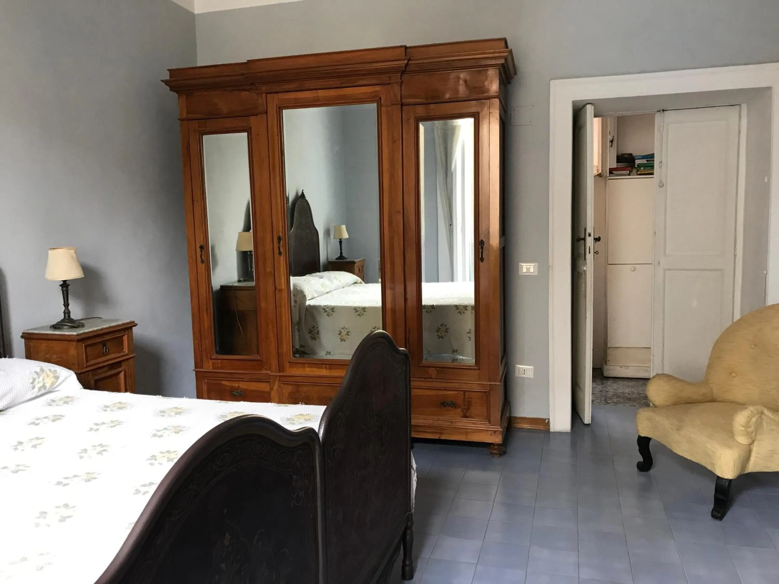 Photo of the whole room, Bed in Palazzo Tocco