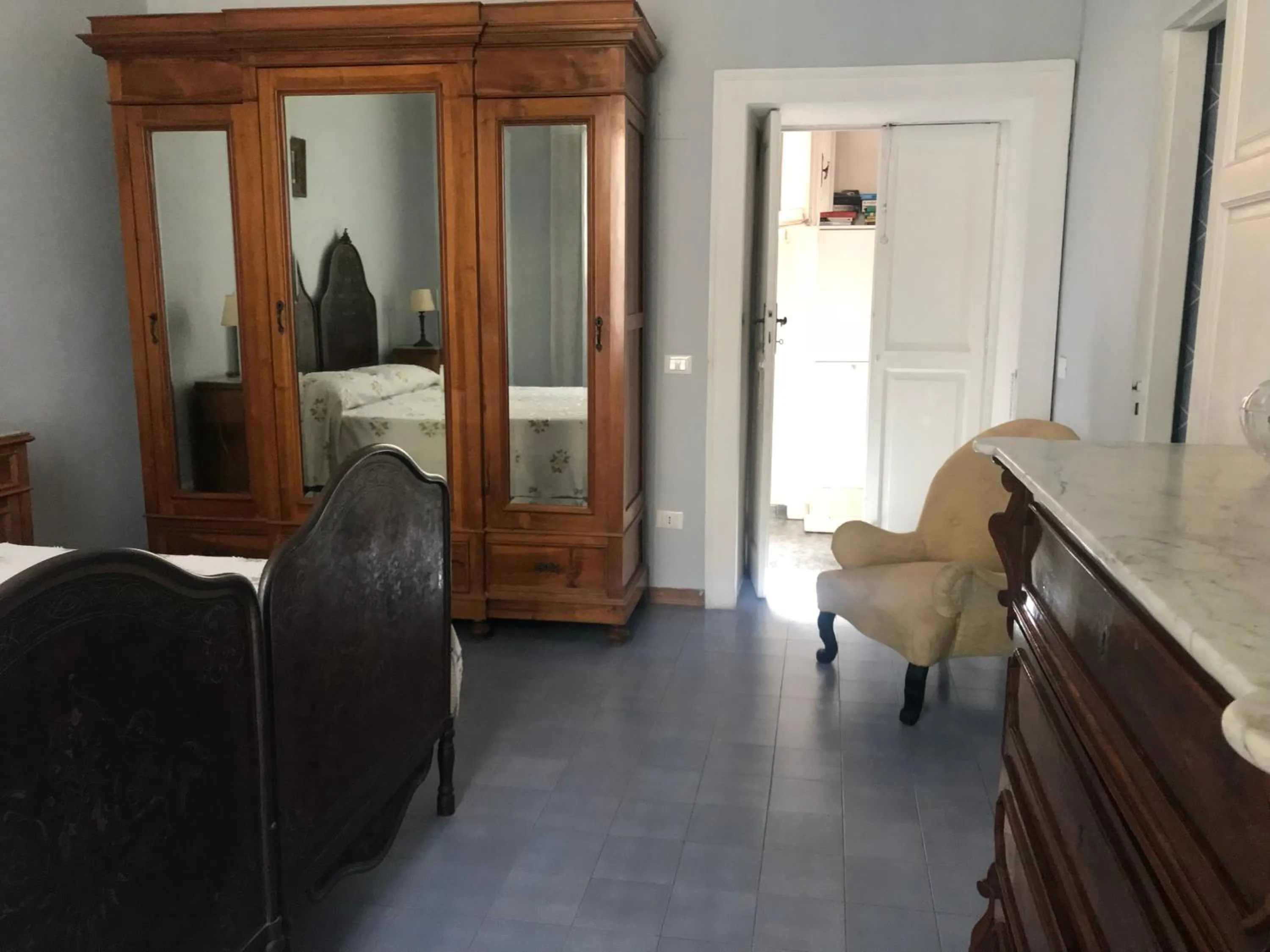 Photo of the whole room in Palazzo Tocco