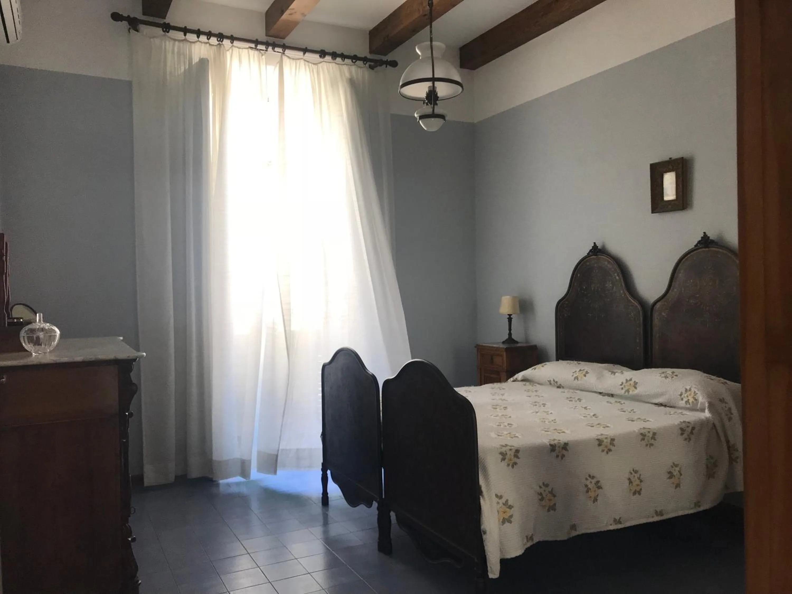 Photo of the whole room, Bed in Palazzo Tocco