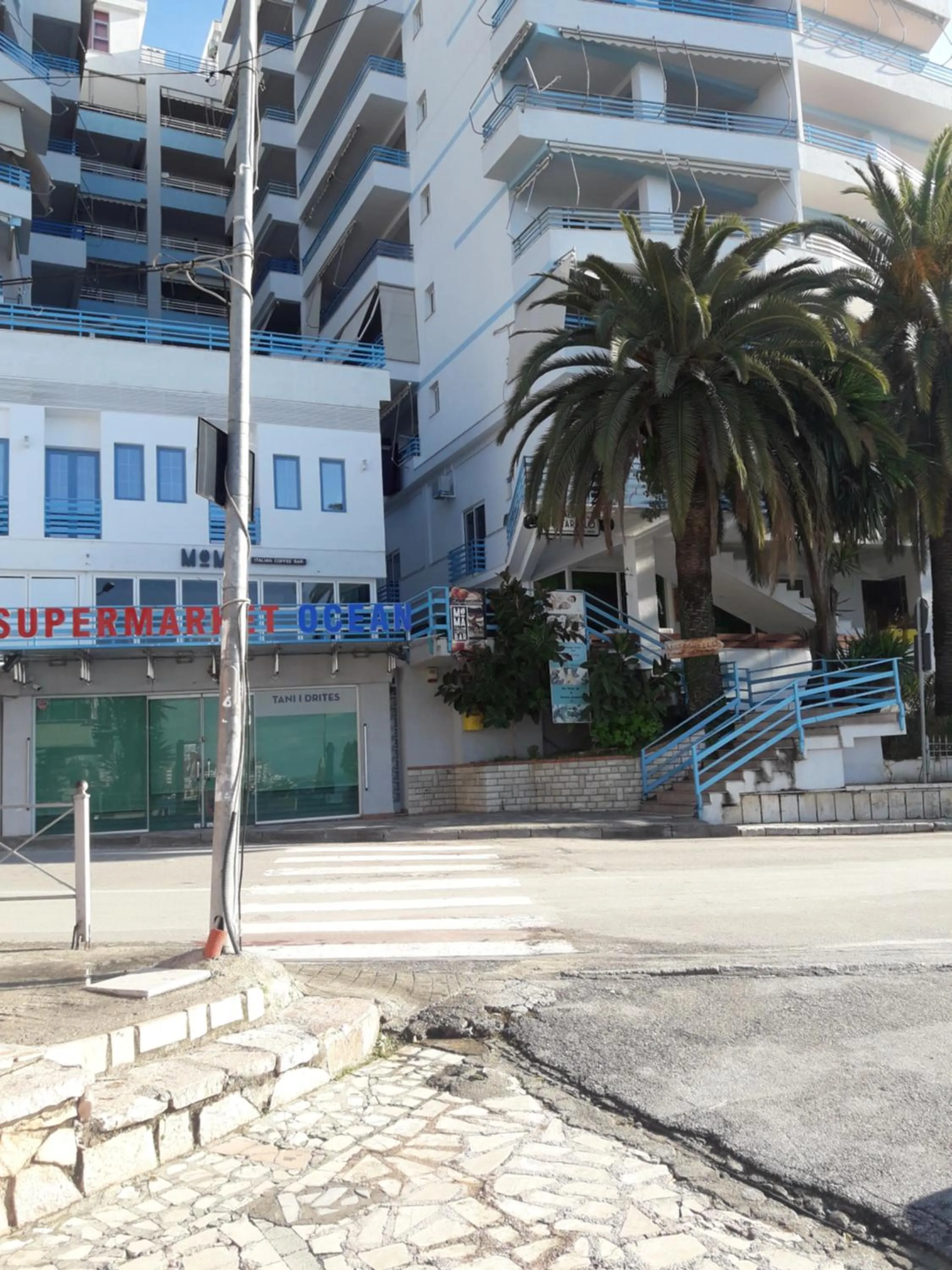 Meni's family apartament