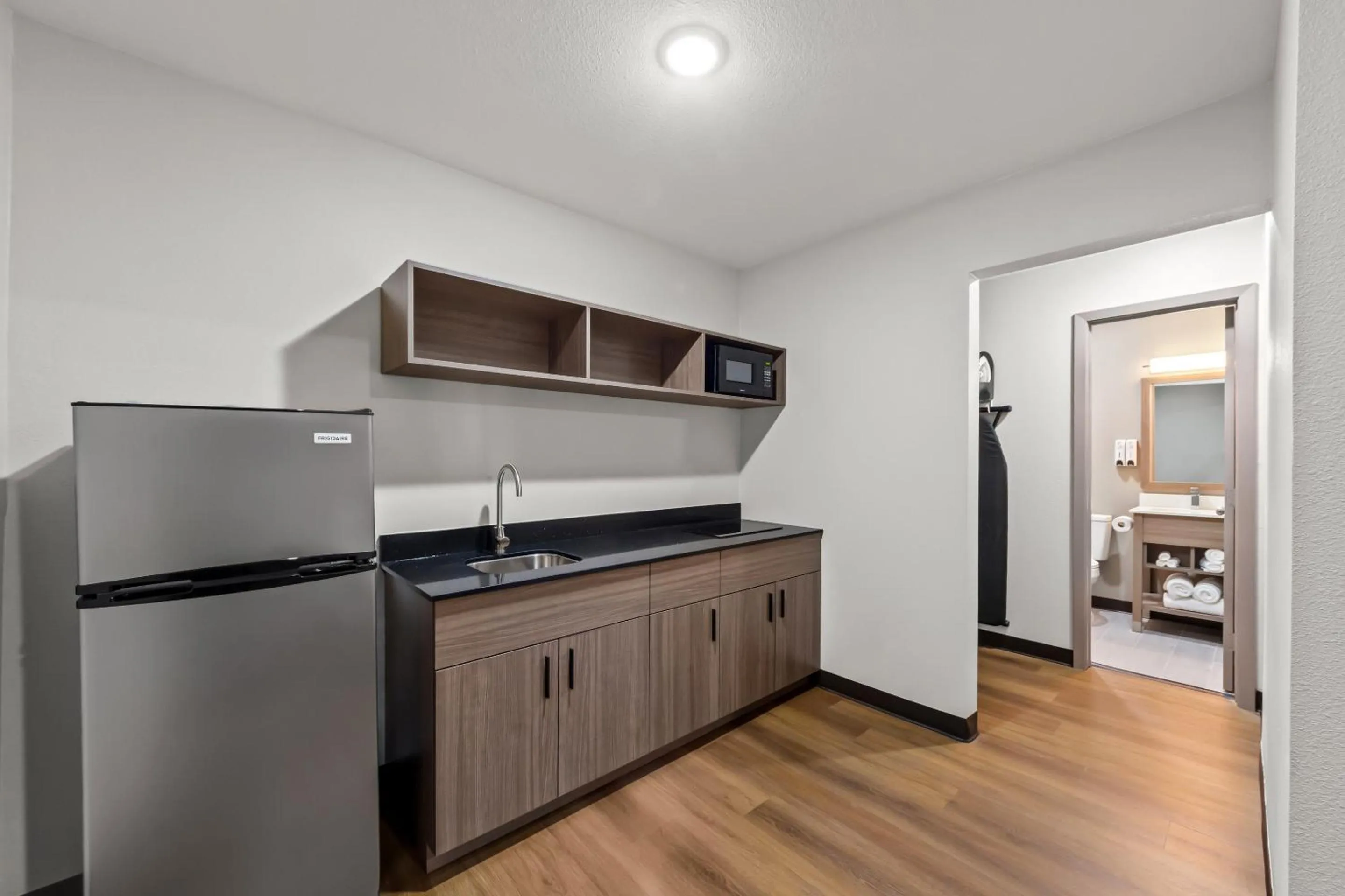 Bedroom in Red Roof Inn Del Rio