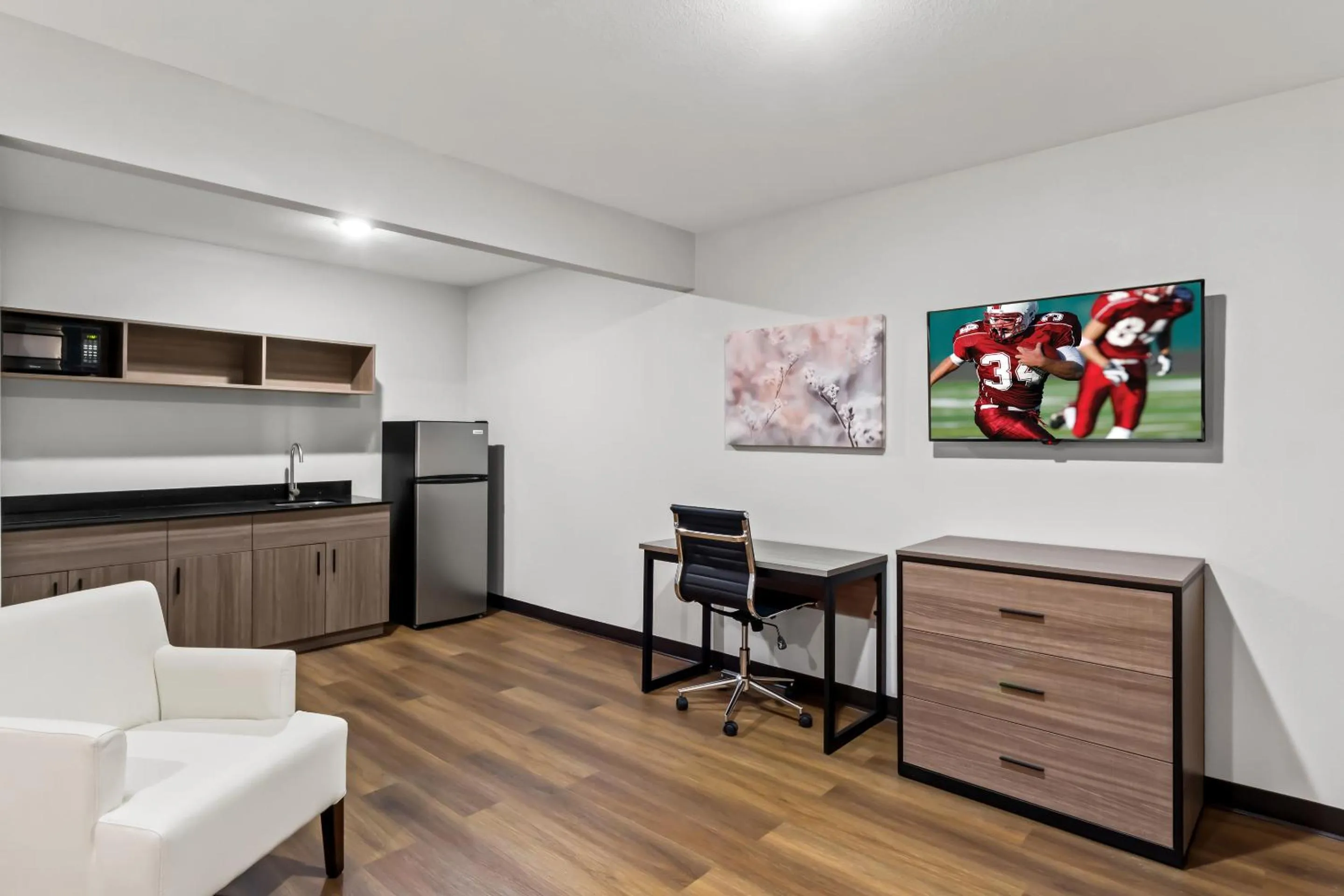 Photo of the whole room in Red Roof Inn Del Rio