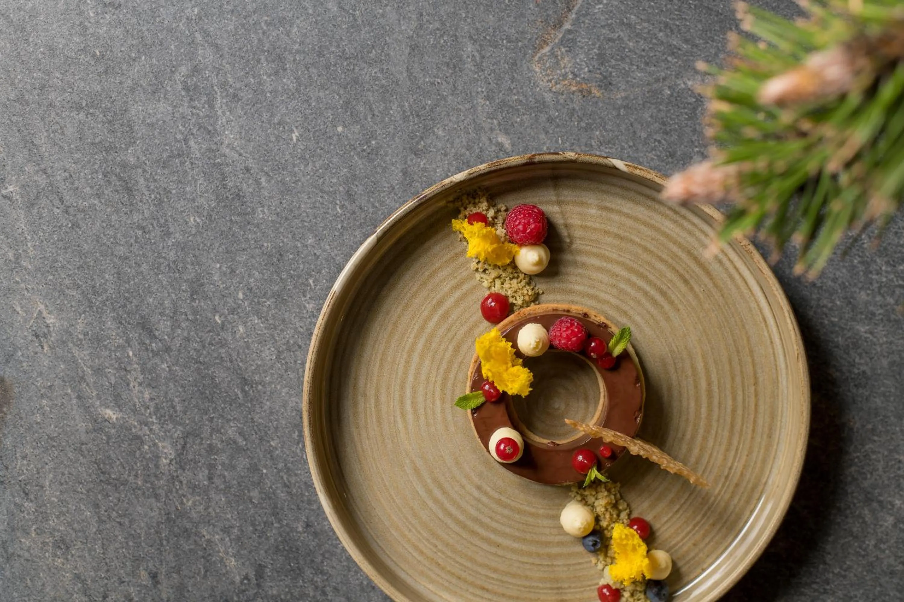 Restaurant/places to eat in X Alp Hotel