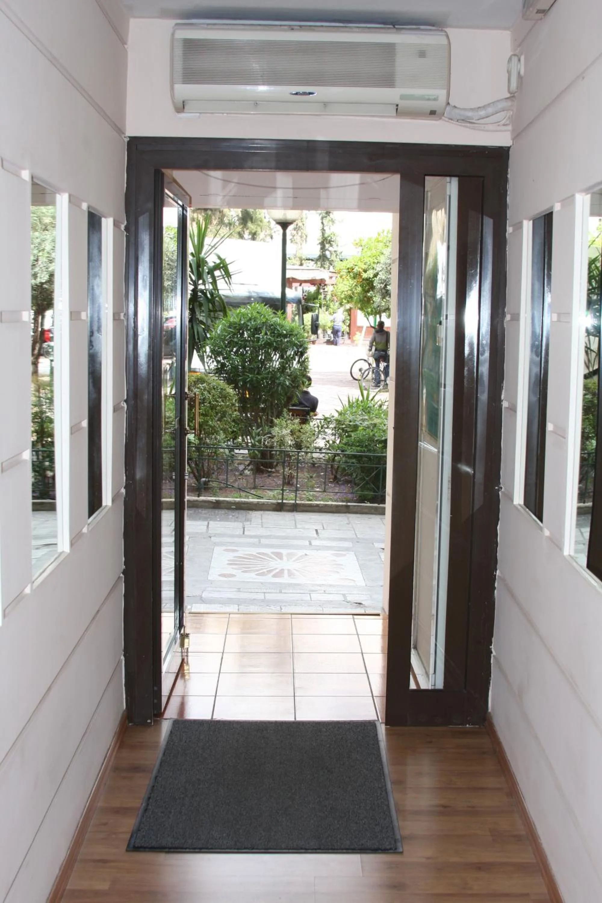 Facade/entrance in Tempi Hotel