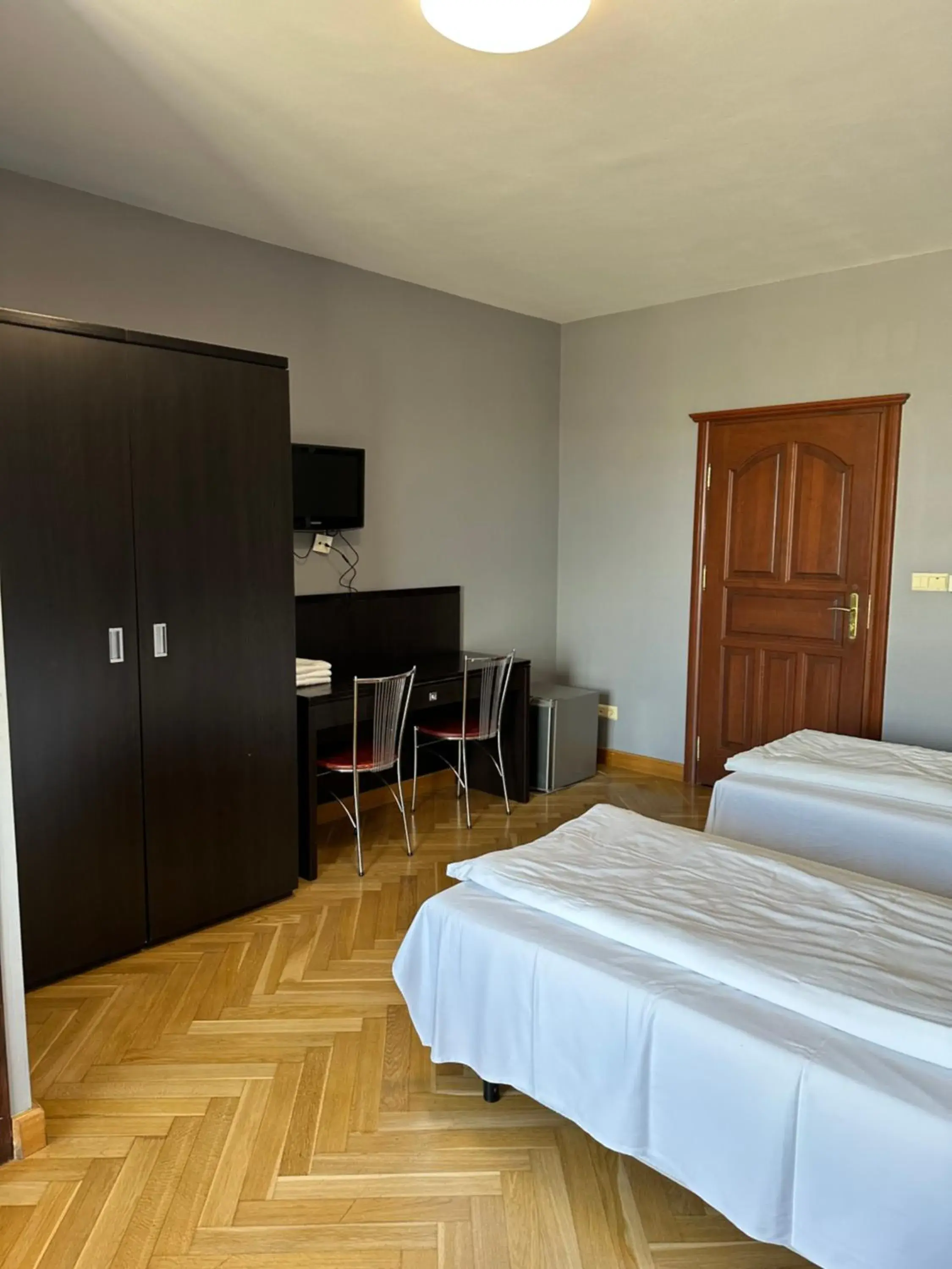 Triple Room with Private Bathroom in K2 Pokoje Triple Room with Private Bathroom in K2 Pokoje