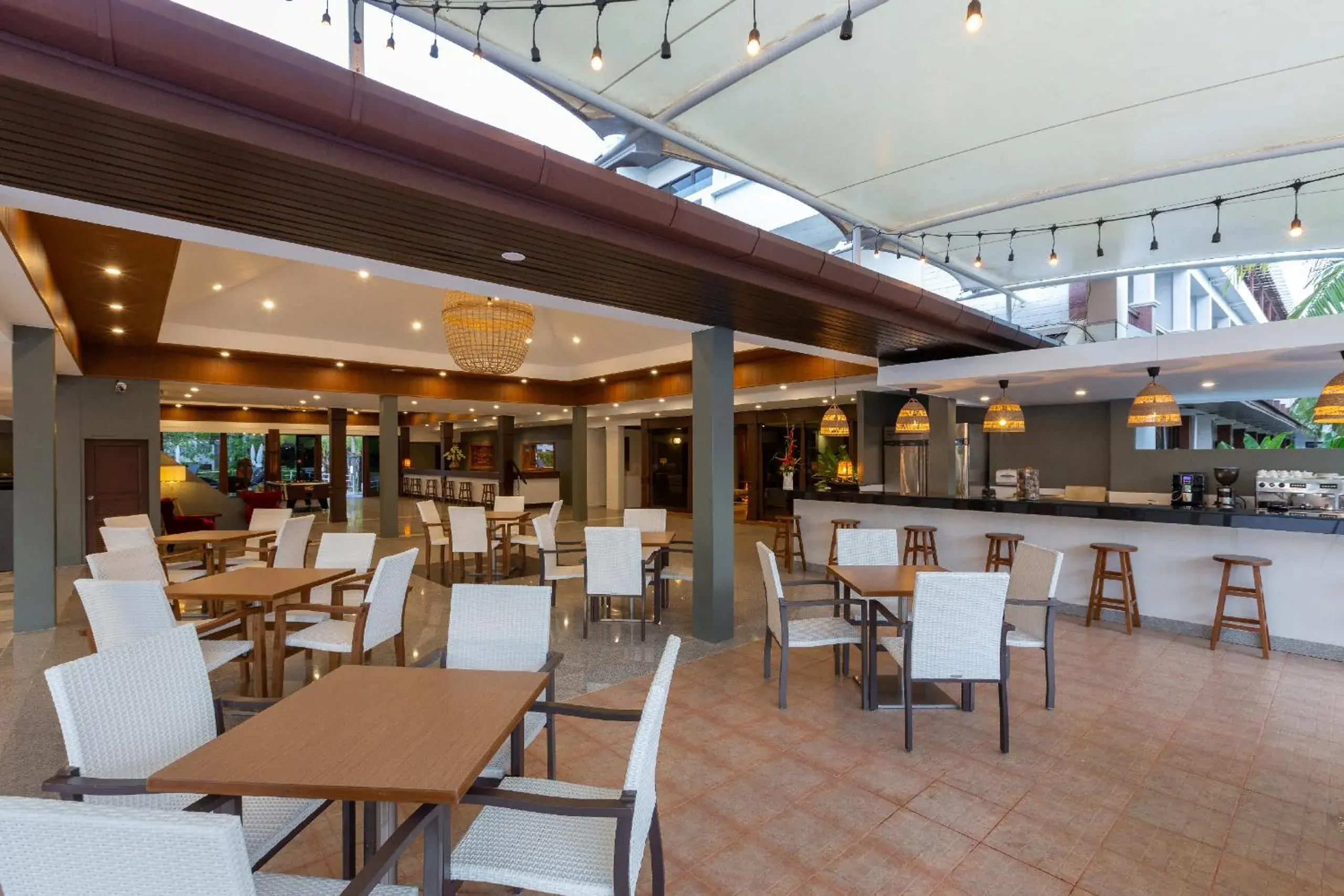 Restaurant/places to eat in Sunprime Kamala Beach Restaurant/places to eat in Sunprime Kamala Beach