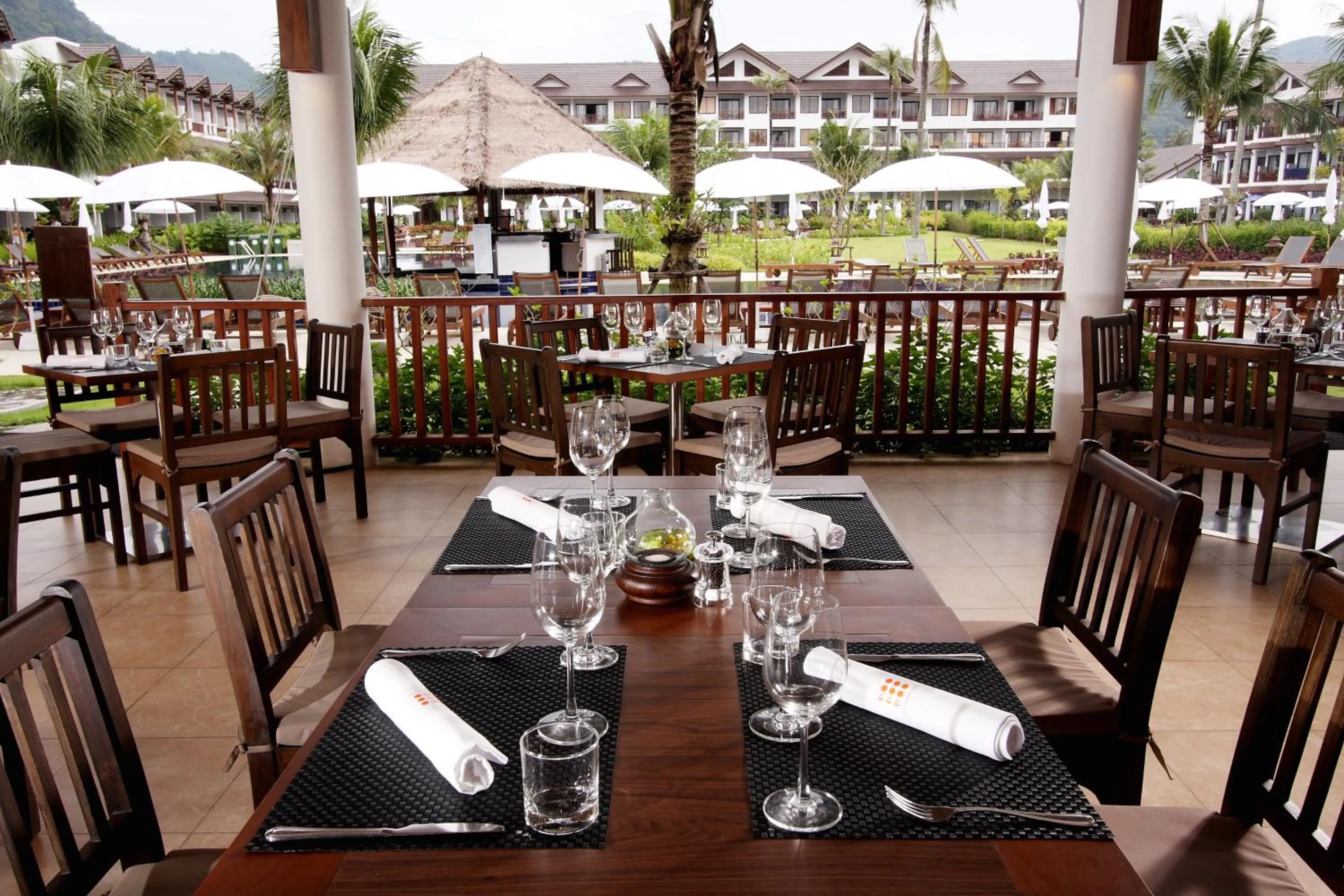 Restaurant/places to eat in Sunprime Kamala Beach