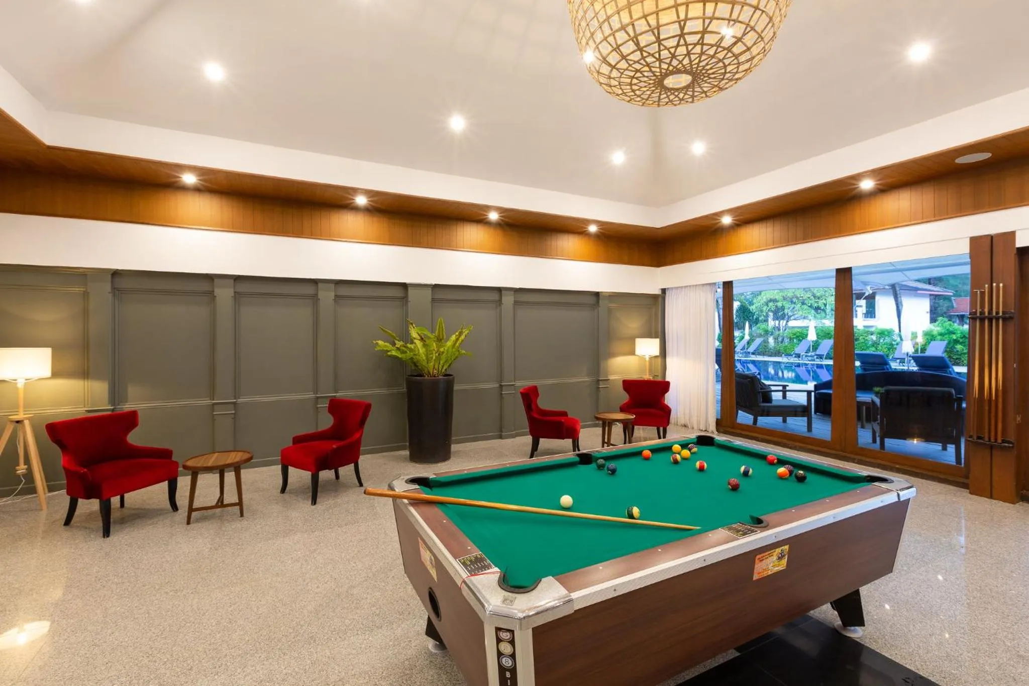 Communal lounge/ TV room in Sunprime Kamala Beach