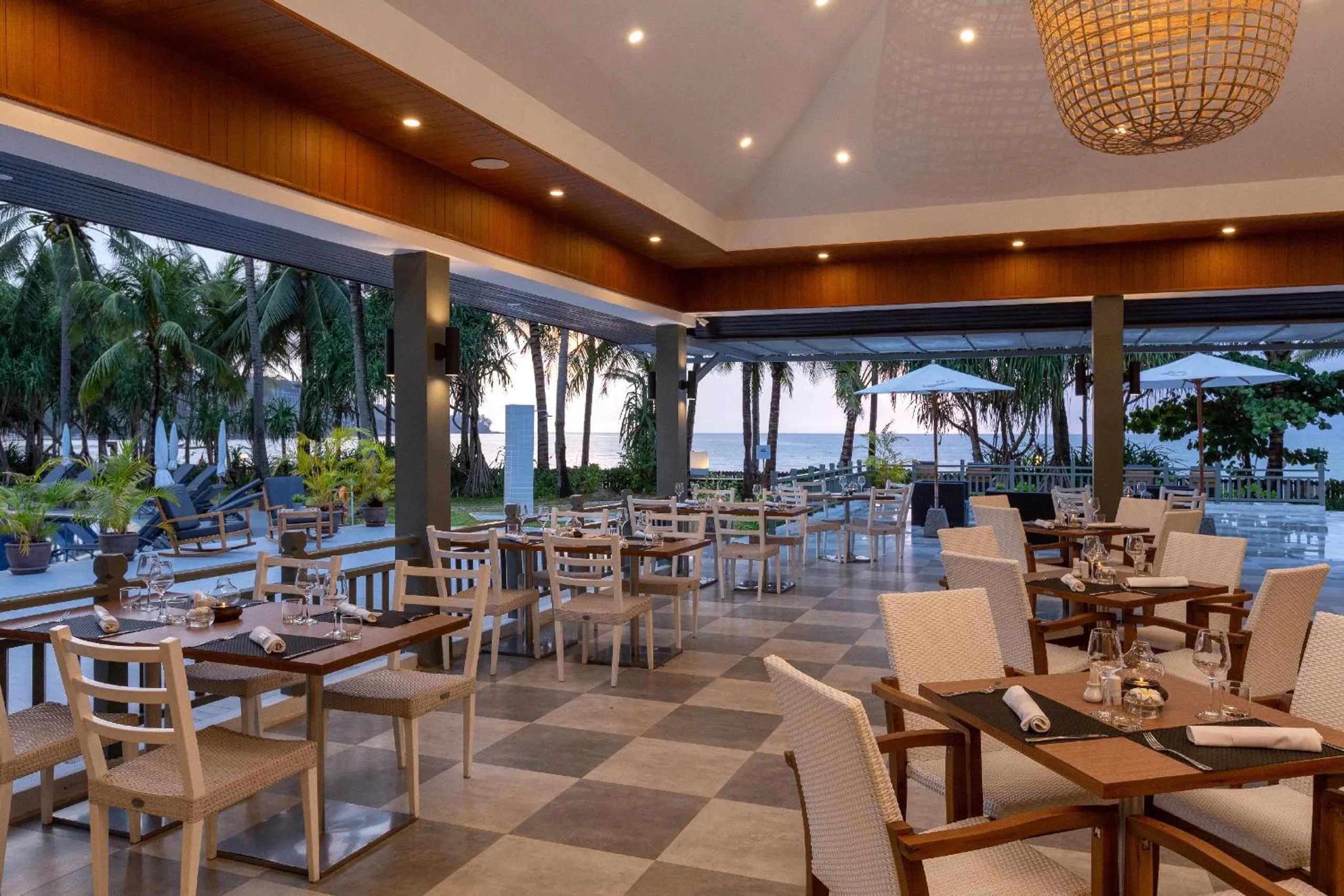 Restaurant/places to eat in Sunprime Kamala Beach