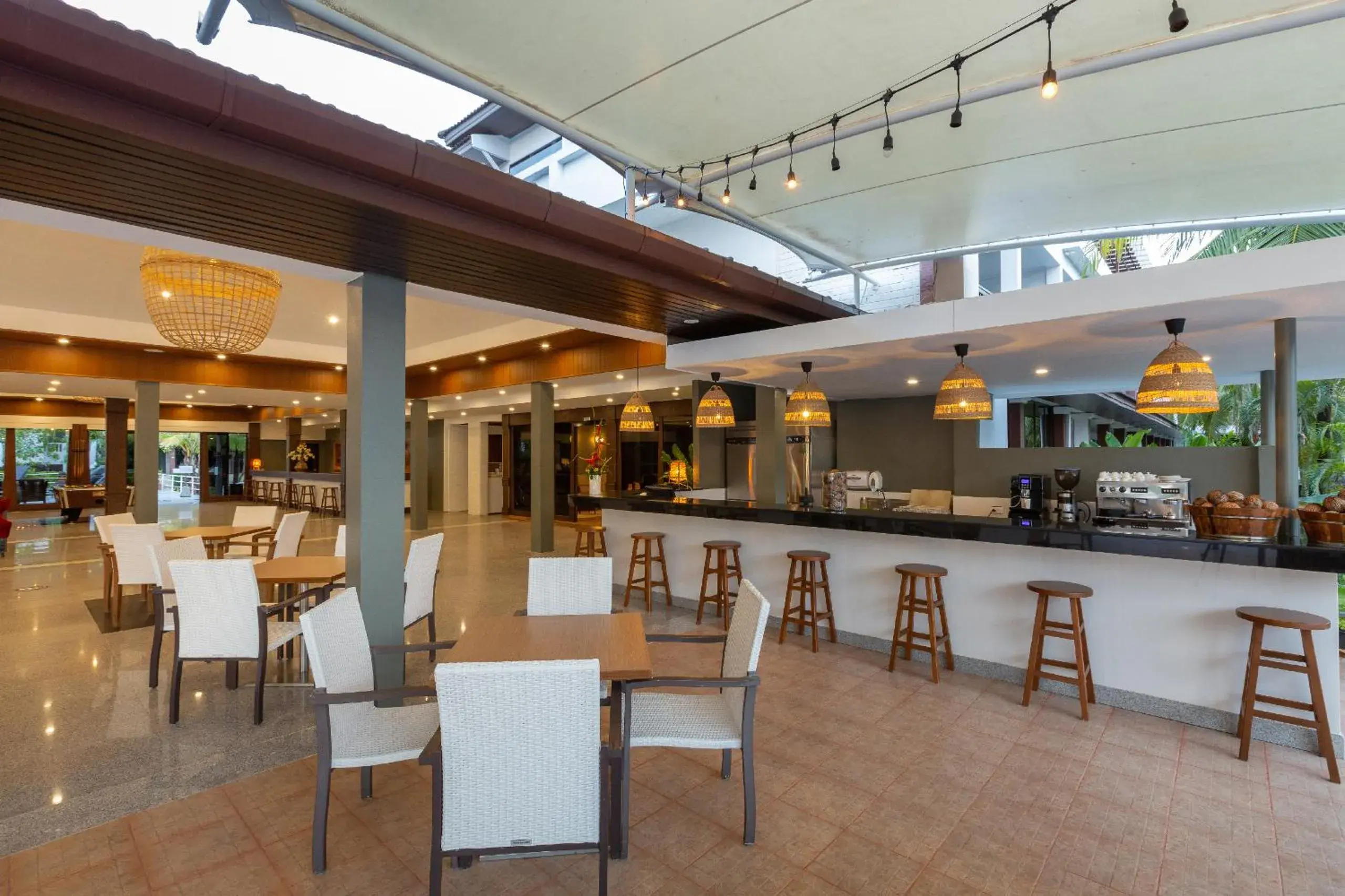 Restaurant/places to eat in Sunprime Kamala Beach Restaurant/places to eat in Sunprime Kamala Beach