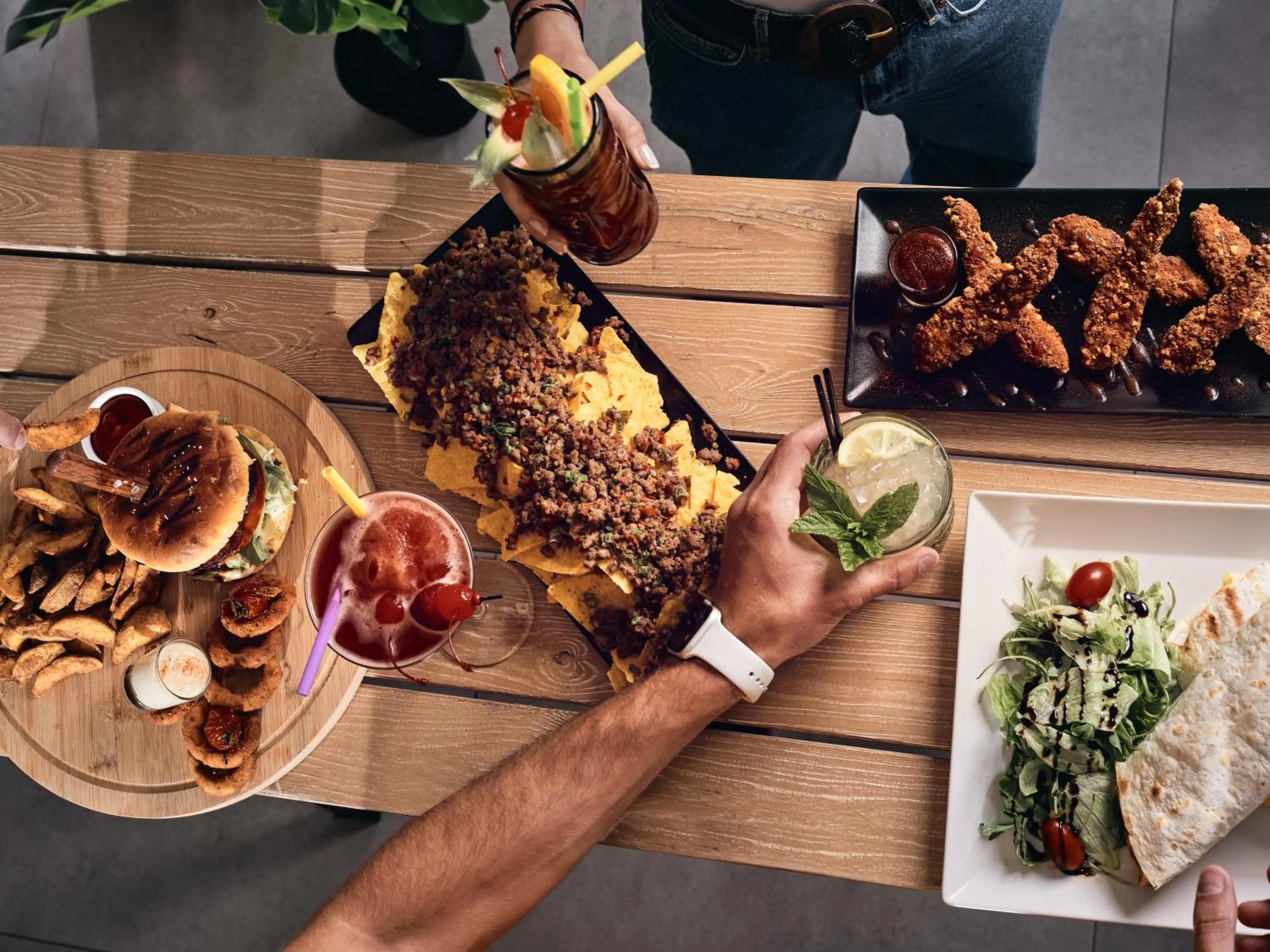 Food and drinks in Cactus Hotel