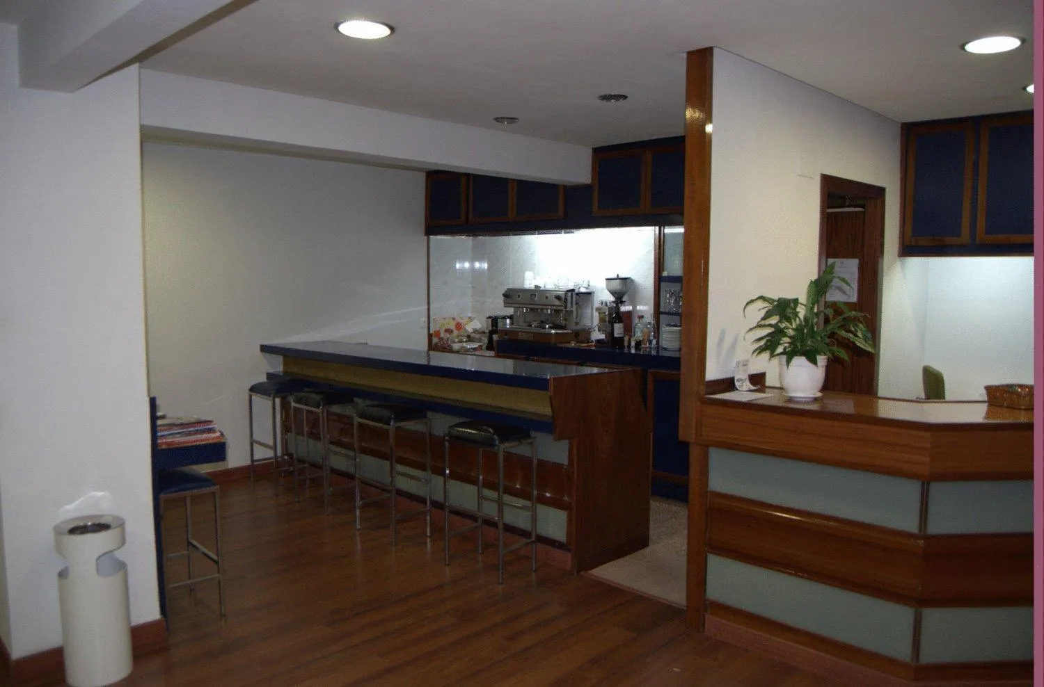 Communal lounge/ TV room in Hostal Liebana