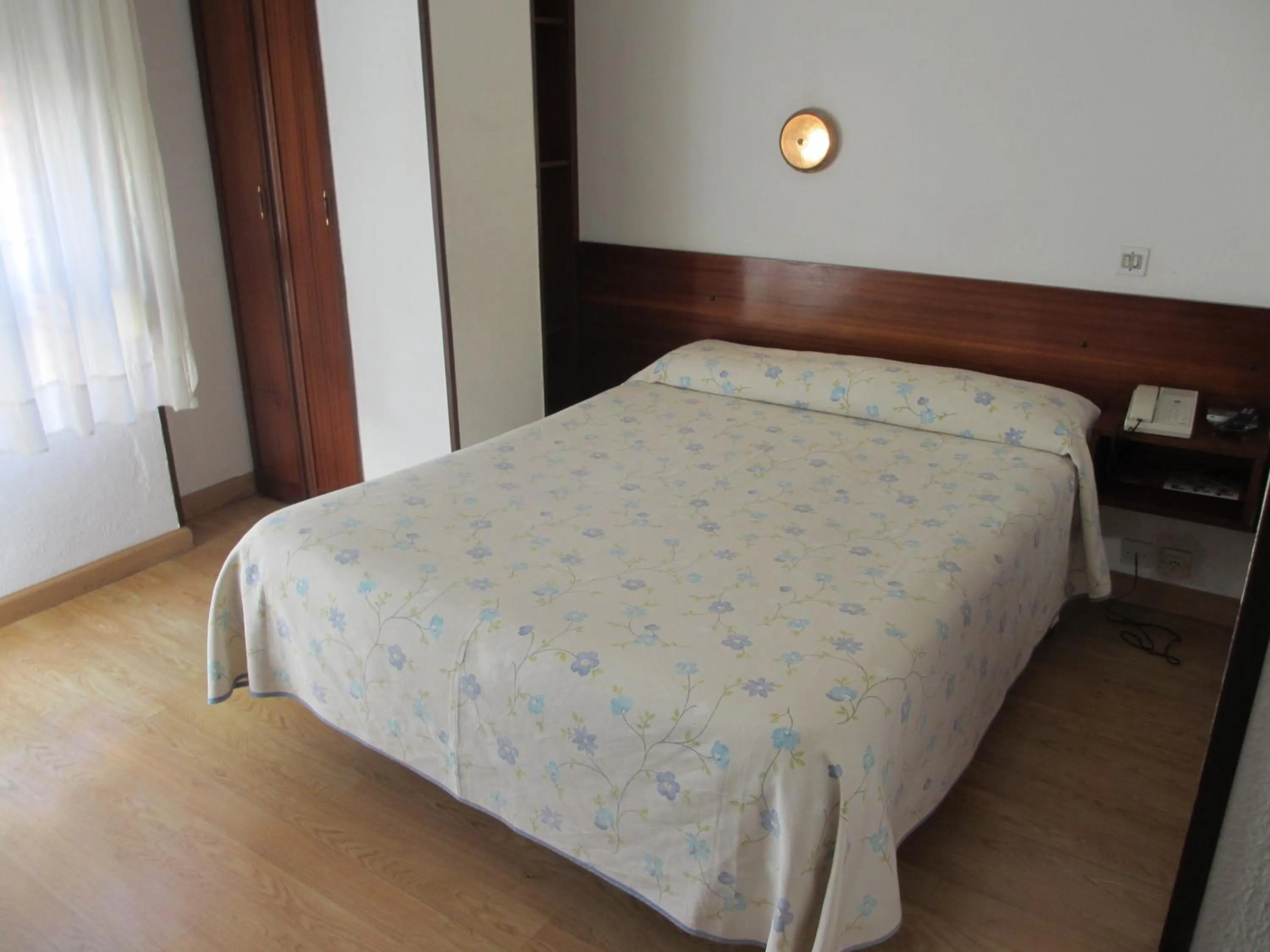 Bed in Hostal Liebana