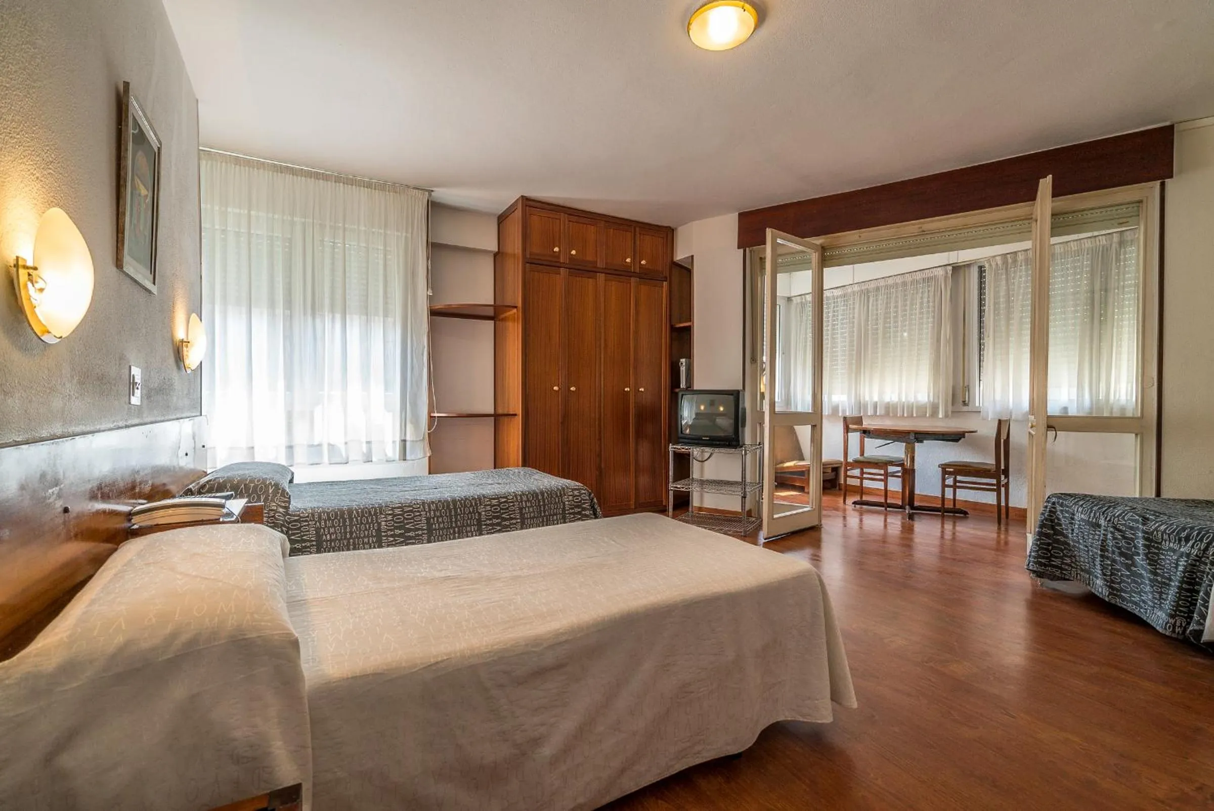 Photo of the whole room, Bed in Hostal Liebana