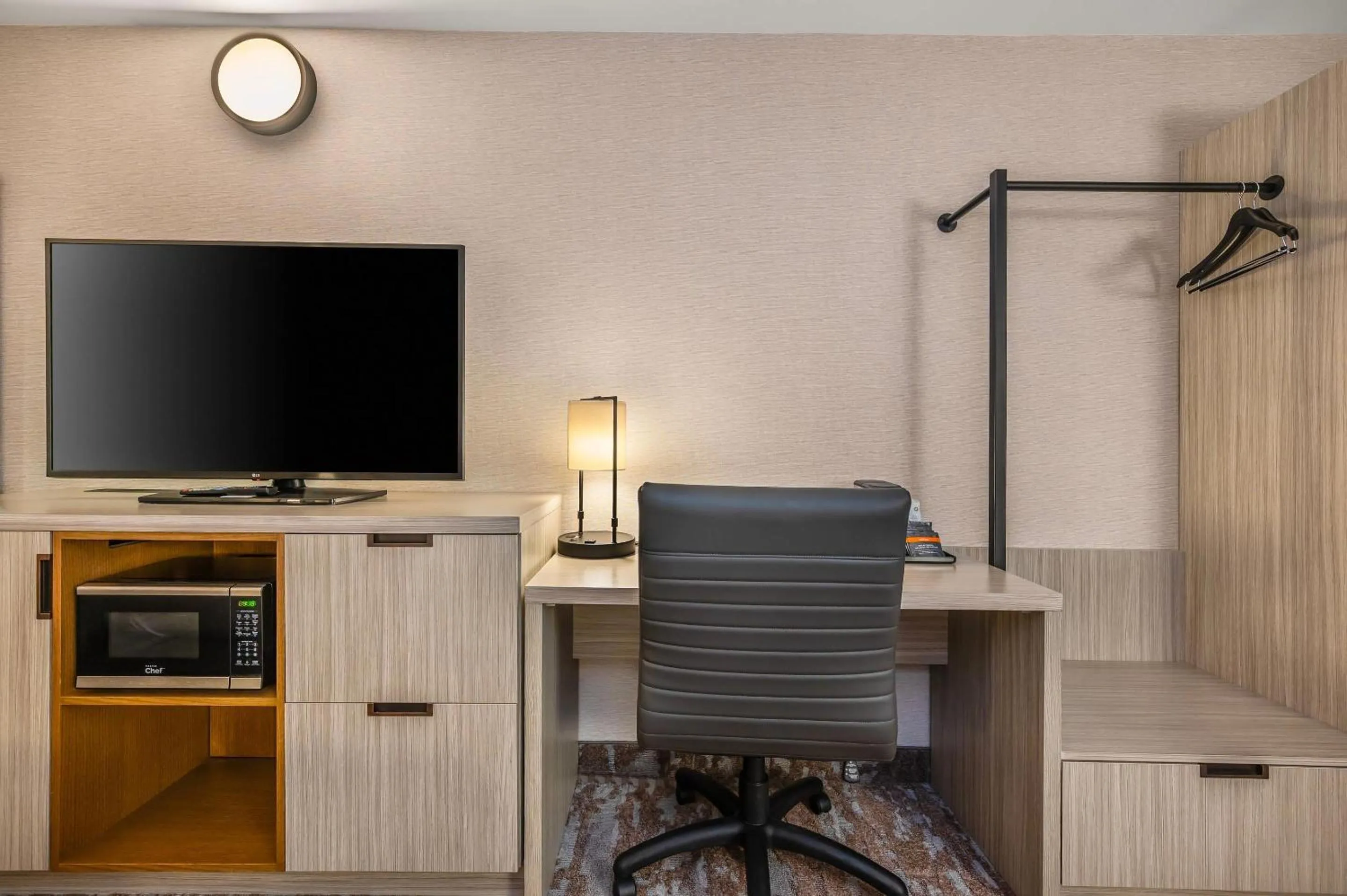 Bedroom in Comfort Inn Airport East