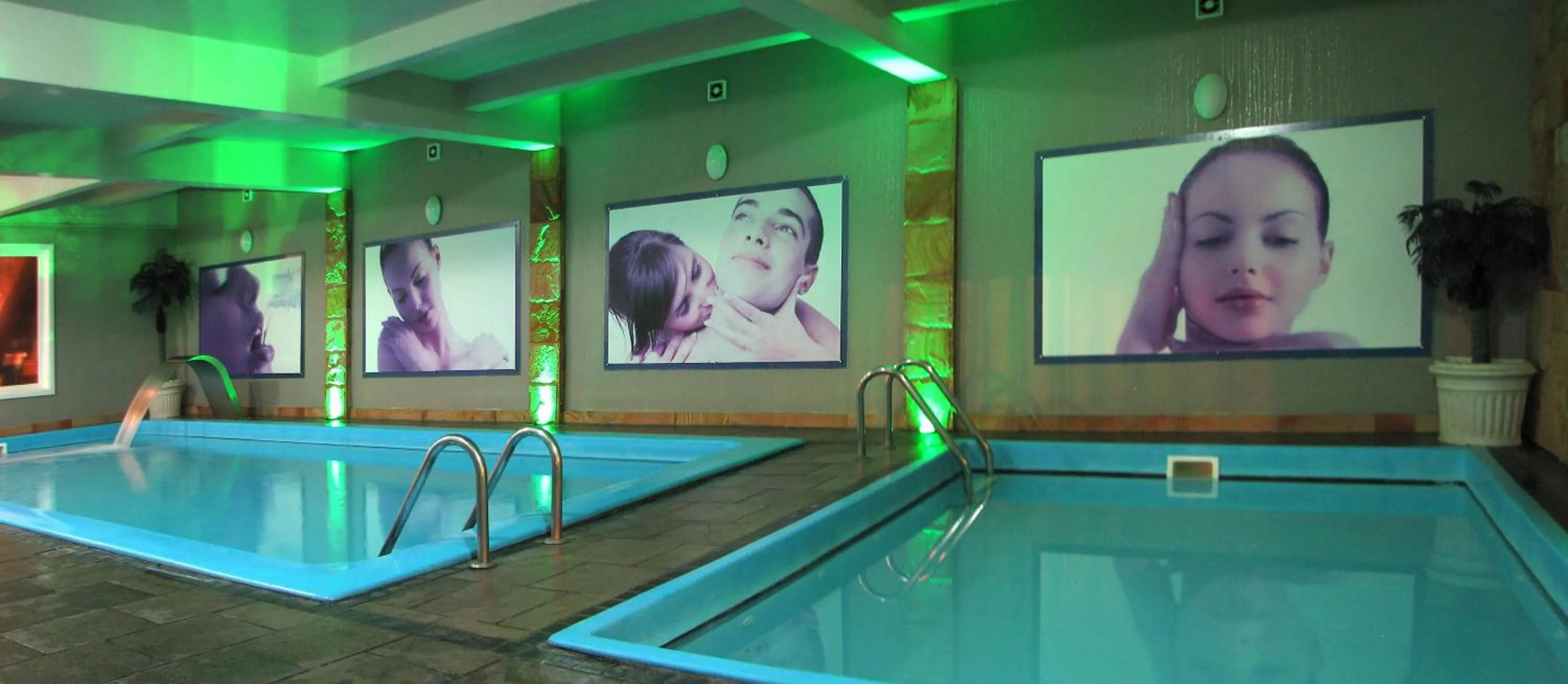 Swimming pool in Sky Centro Hotel & SPA