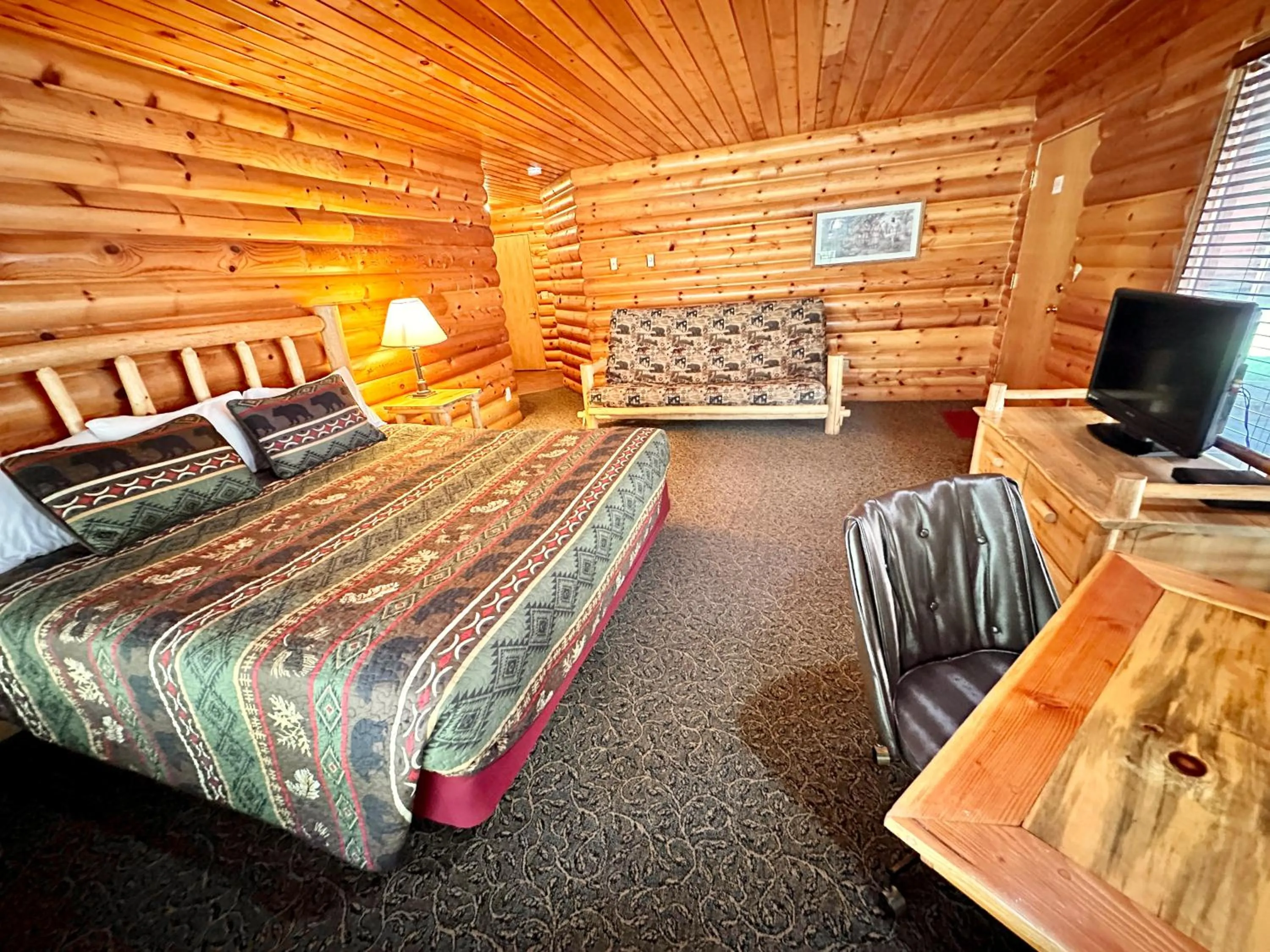 Bedroom, Bed in The Lodge at Lolo Hot Springs