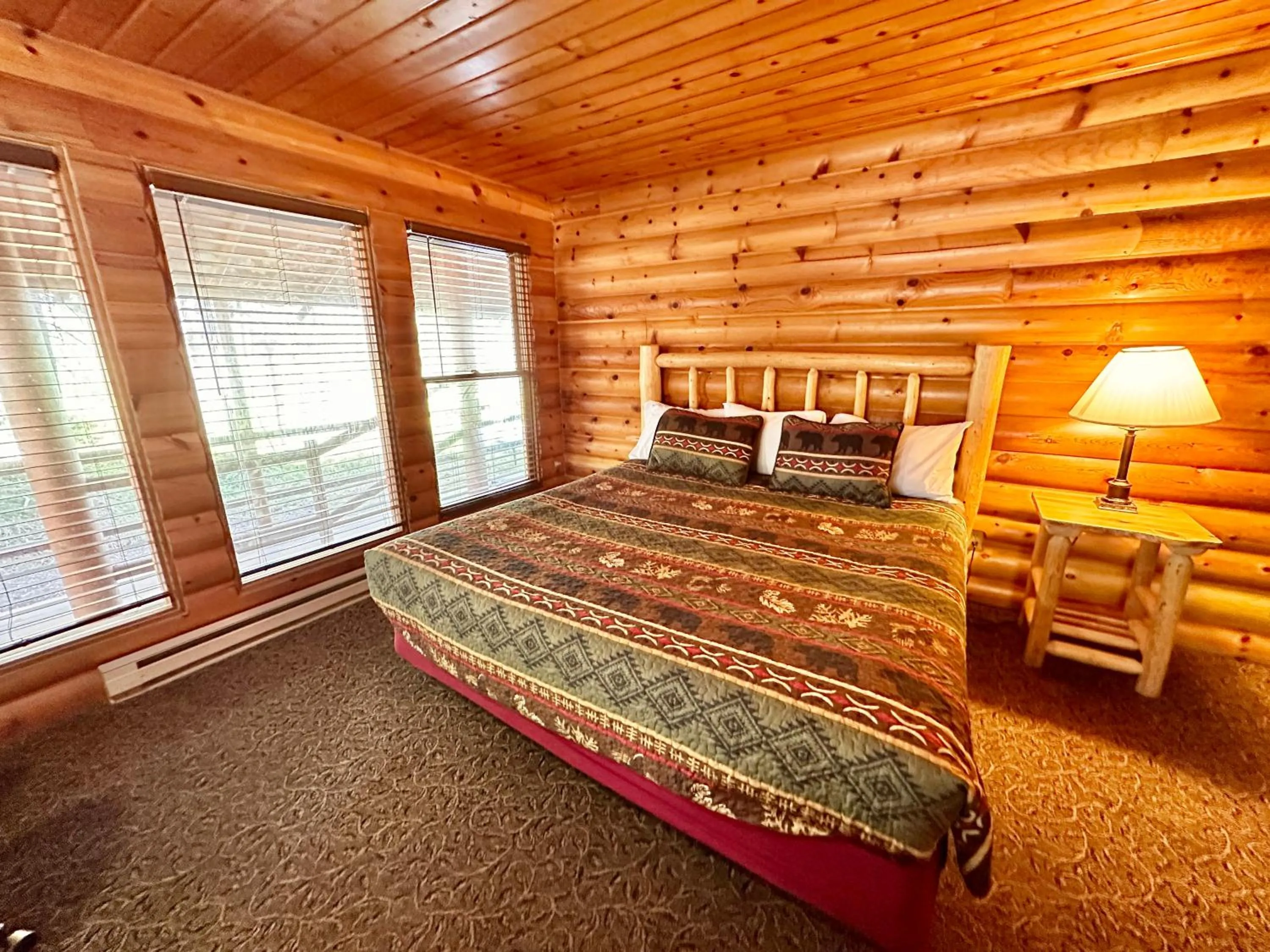 Bedroom, Bed in The Lodge at Lolo Hot Springs