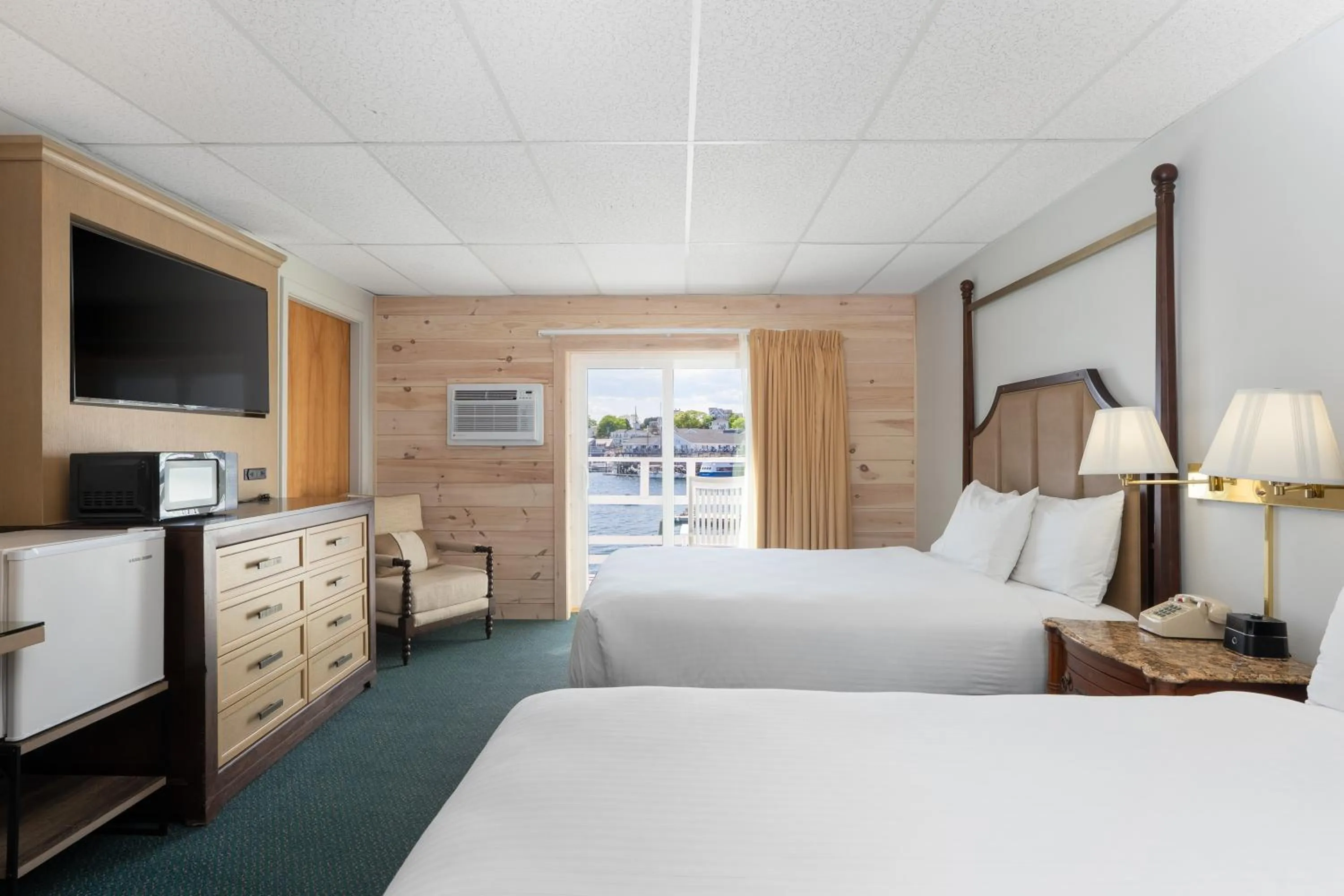 Photo of the whole room, Bed in Boothbay Harbor Inn